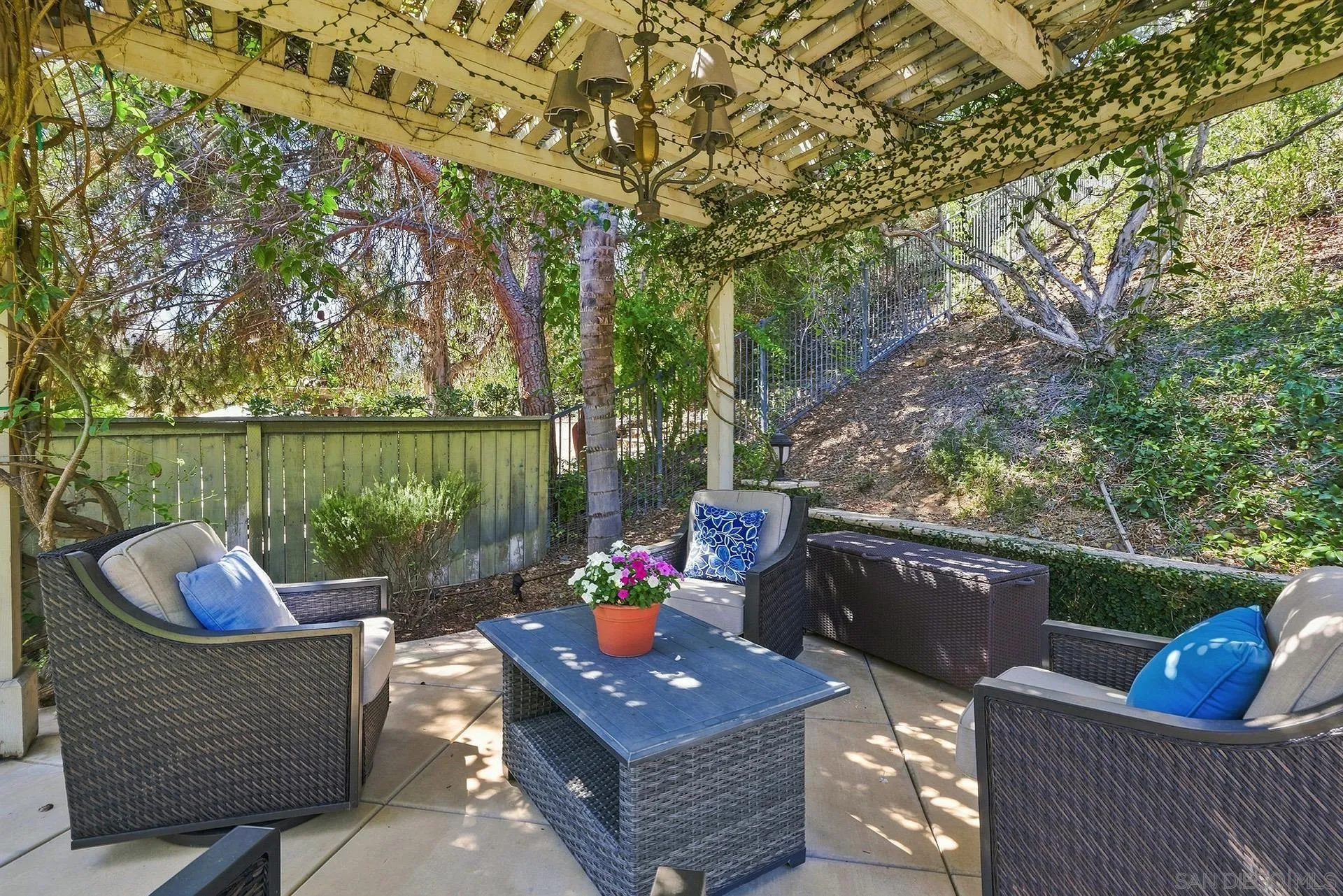 https://cdn.realtyfeed.com/cdn/127/260021729/5dd38f85dd80f255cbac2167349a75b8.webp