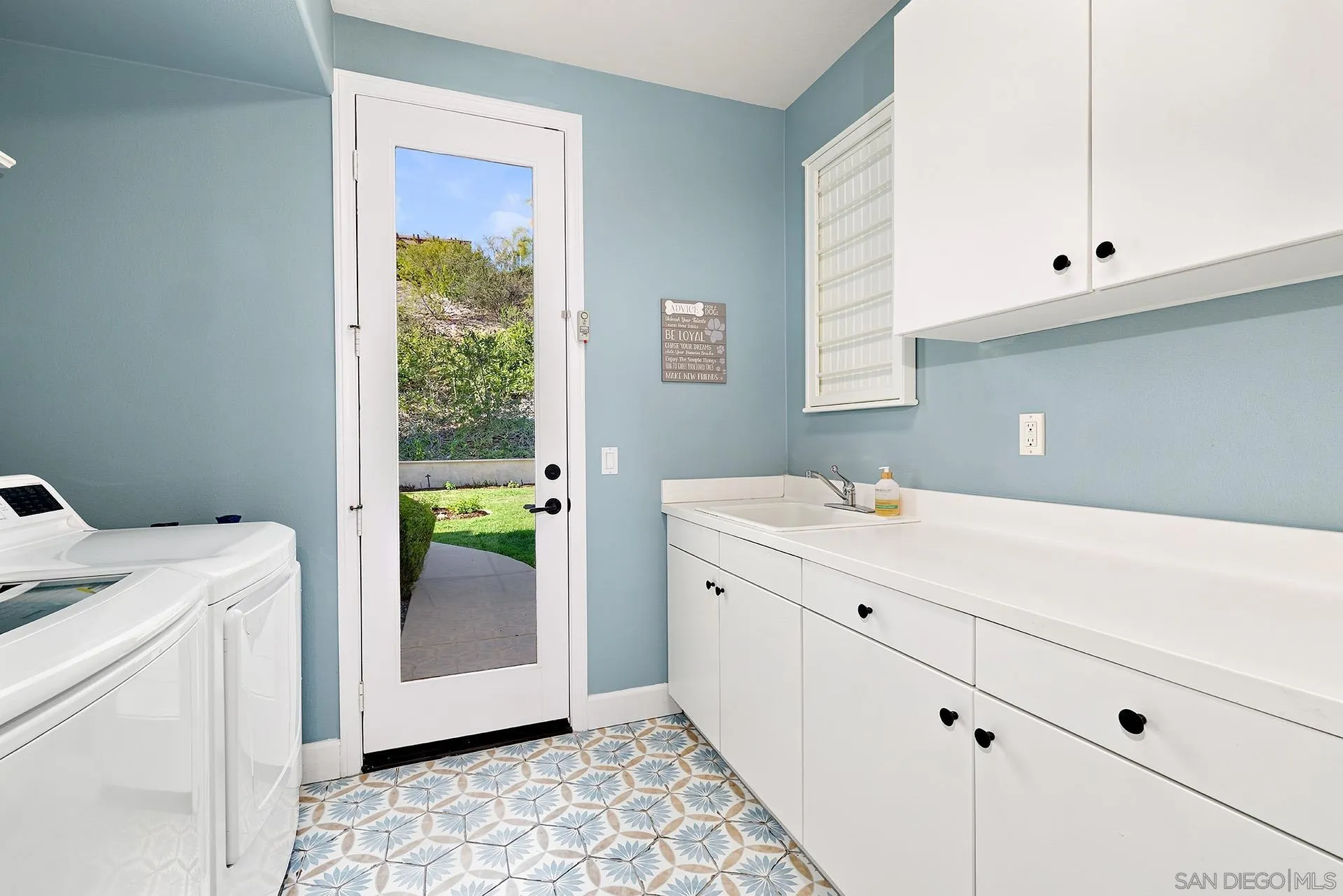 https://cdn.realtyfeed.com/cdn/127/260021729/bc79cb38f40df5e9d24cae28b136d253.webp