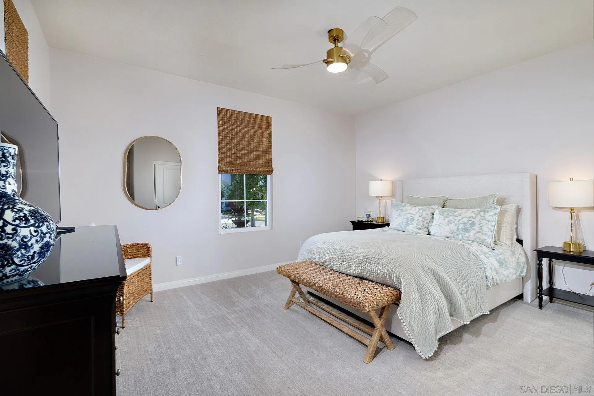 https://cdn.realtyfeed.com/cdn/127/260021729/d6e513d4f039d82139211ddfa3be4a51.webp
