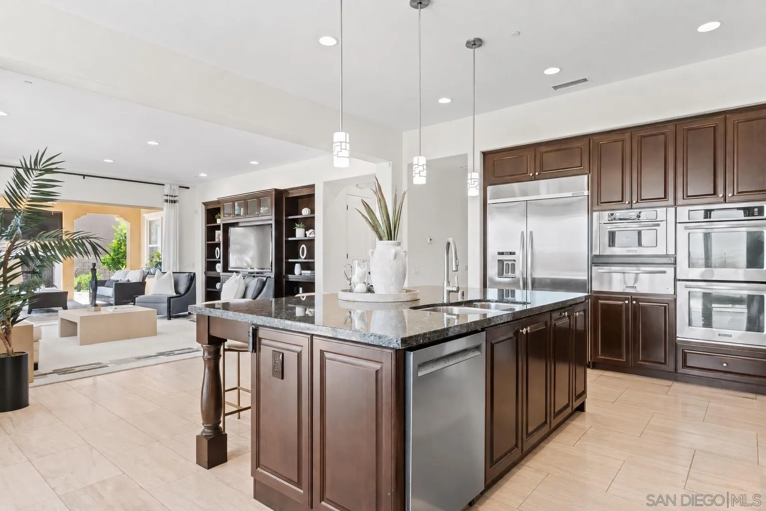 https://cdn.realtyfeed.com/cdn/127/260021734/34cc9b4dd47466d4e7a097fff3c19222.webp
