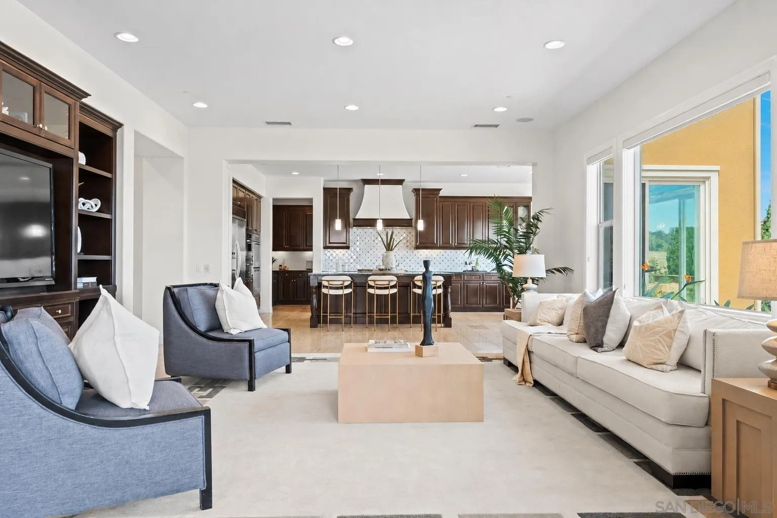 https://cdn.realtyfeed.com/cdn/127/260021734/9ce78e07644375f2428823edcb49757b.webp