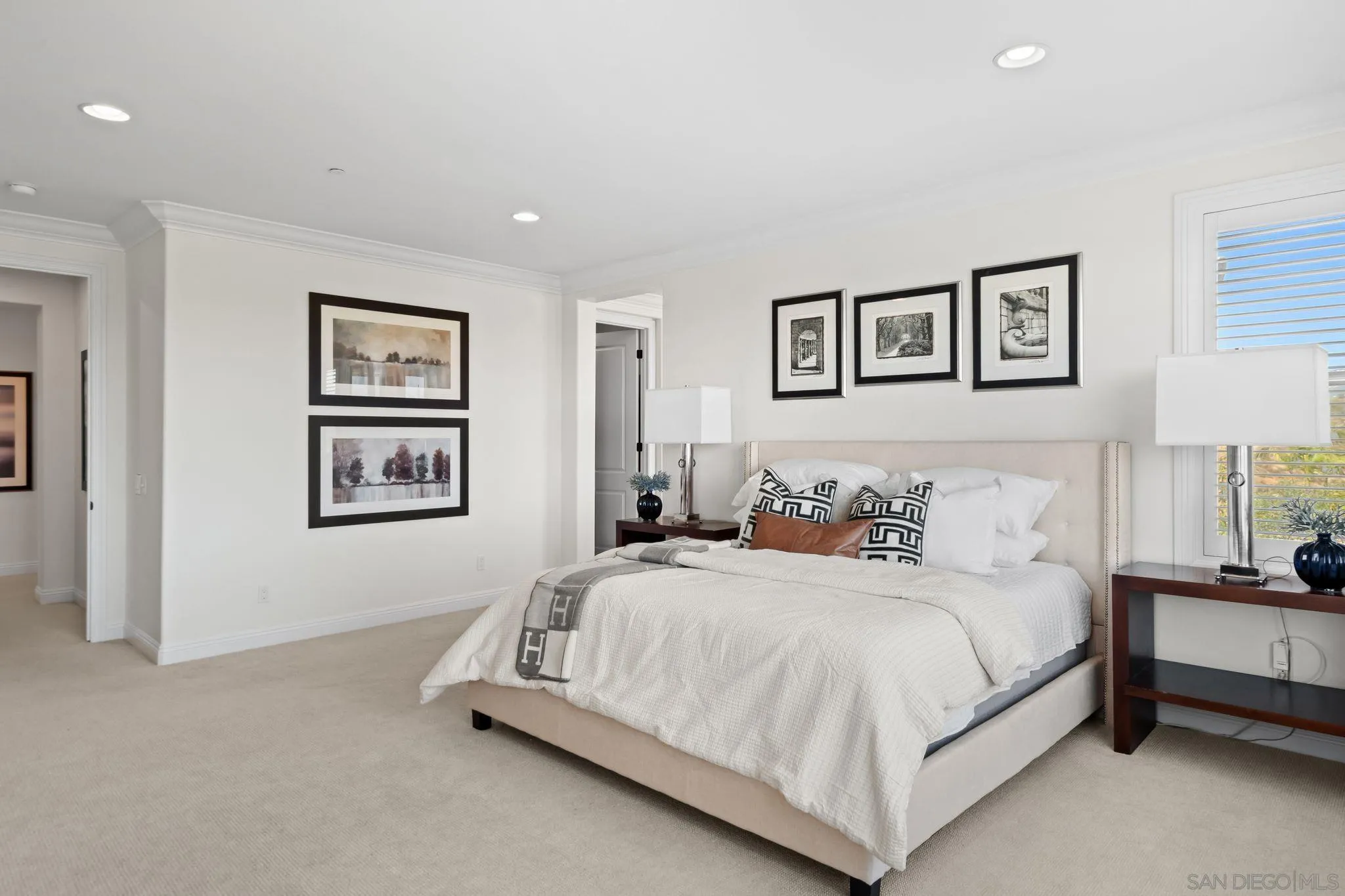 https://cdn.realtyfeed.com/cdn/127/260021734/e3cd672fd3222fa736634627390a1c06.webp
