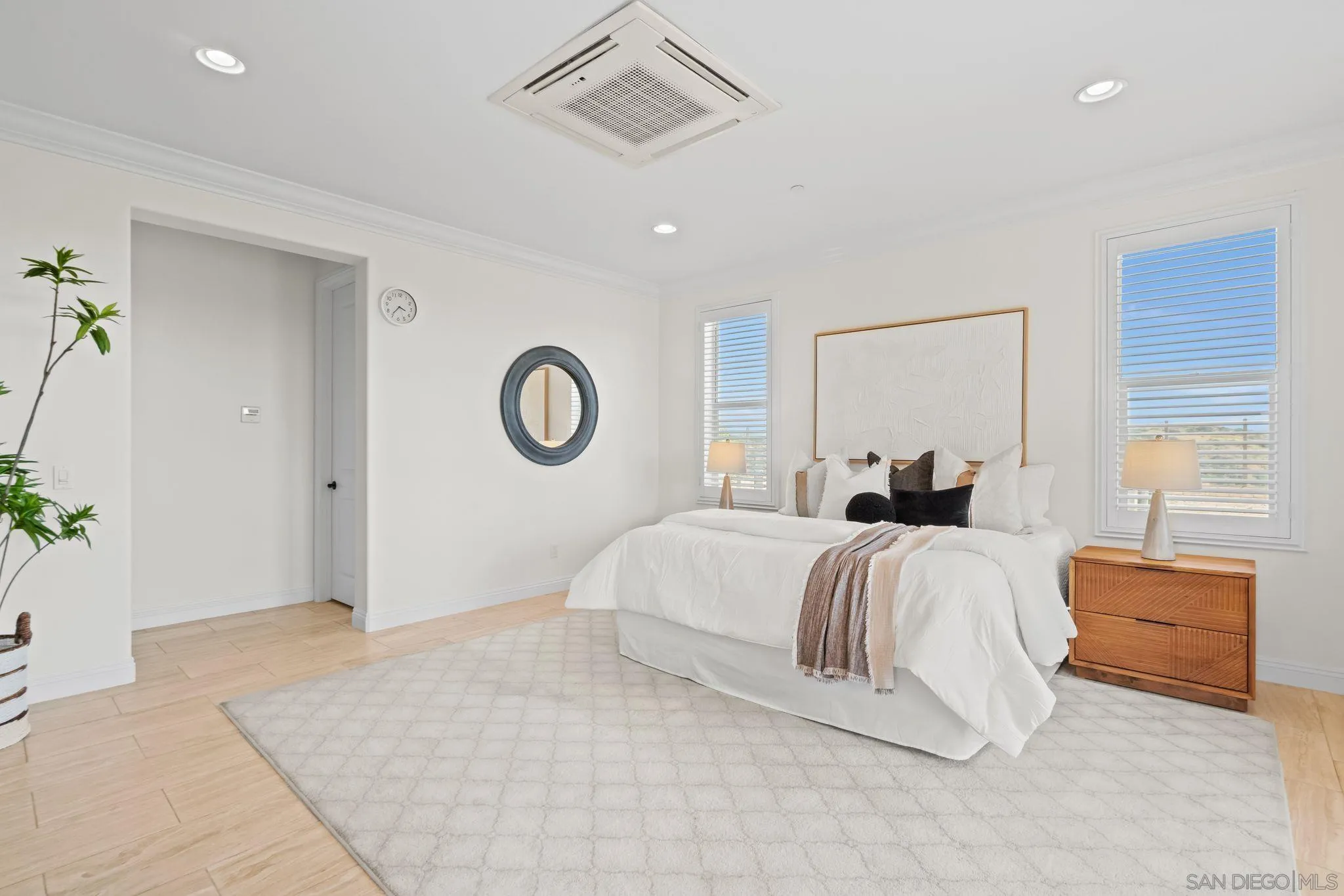 https://cdn.realtyfeed.com/cdn/127/260021734/f0765e433c7e69b44e28ea4793f59995.webp