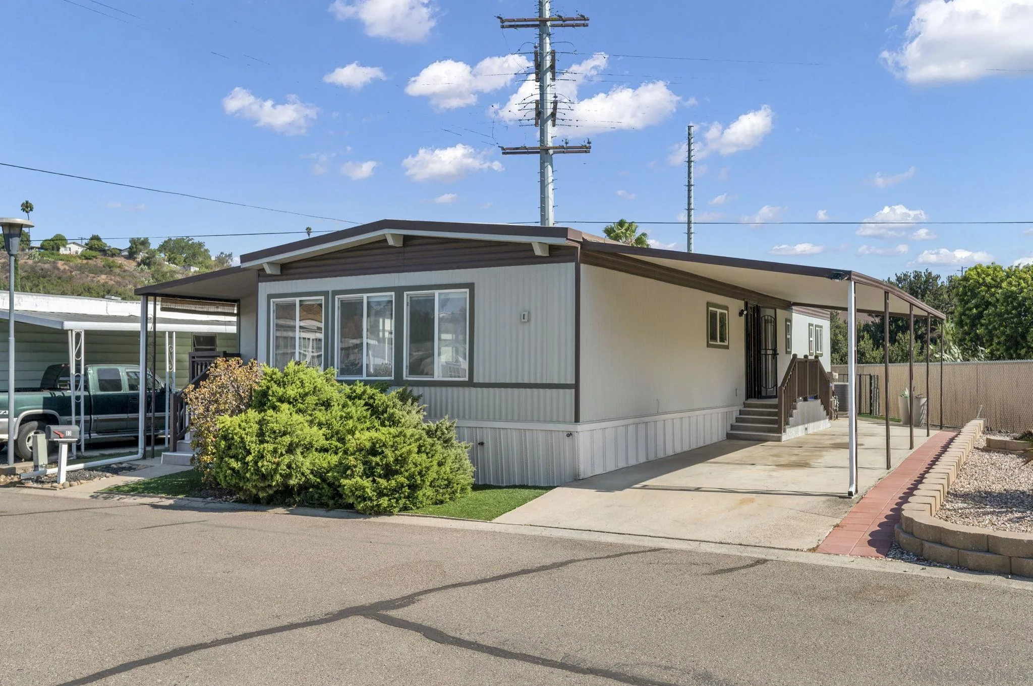 https://cdn.realtyfeed.com/cdn/127/260021736/b1a898e9a49141be1f10e27ce6a4ed5d.webp