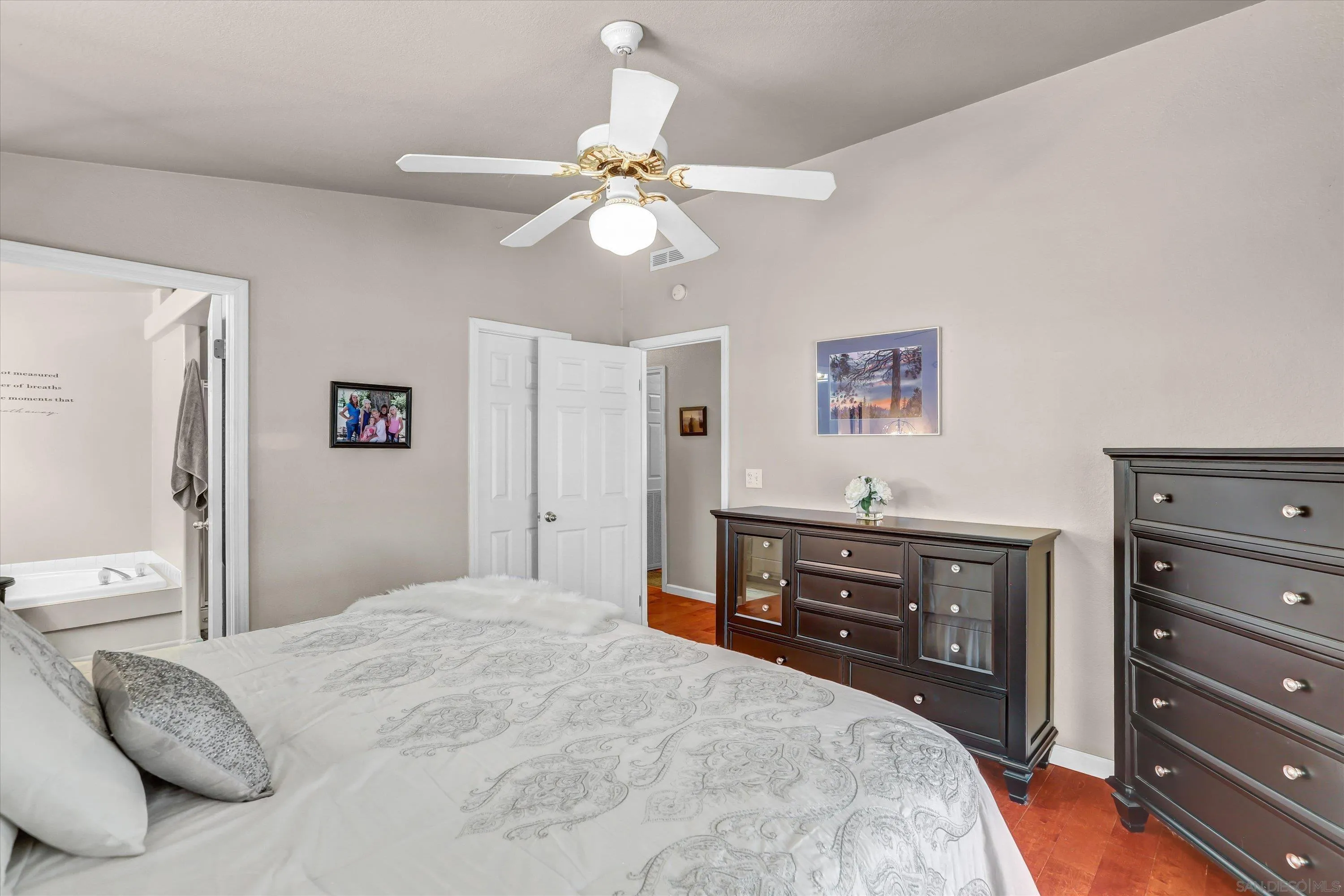 https://cdn.realtyfeed.com/cdn/127/260021740/1d2e7a7d12a0f3e906a31240c6e8fc5a.webp