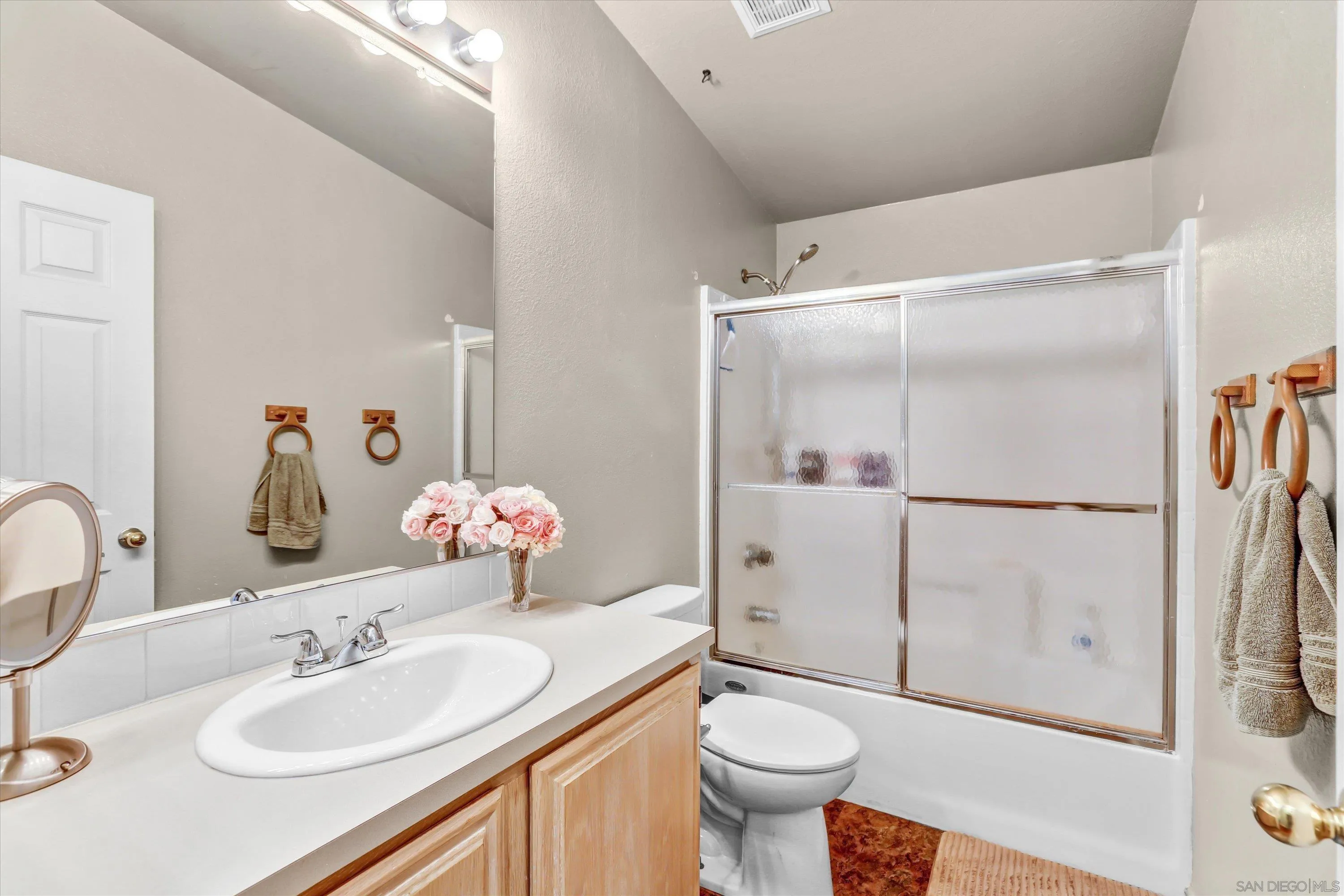 https://cdn.realtyfeed.com/cdn/127/260021740/465607273caff8a054cbb4da5b85a1e5.webp