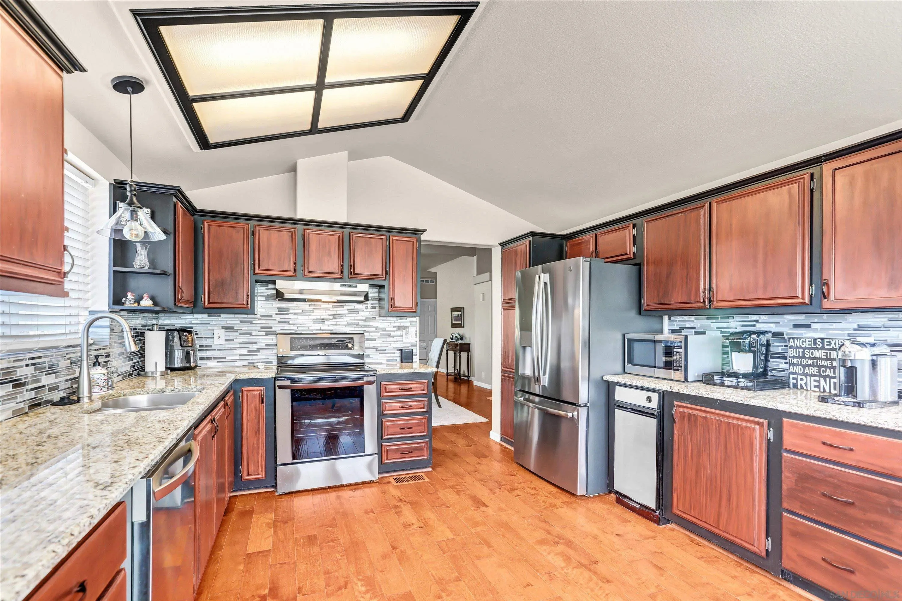 https://cdn.realtyfeed.com/cdn/127/260021740/7dadc92aec3e7e6cceb8b9fac379ba77.webp