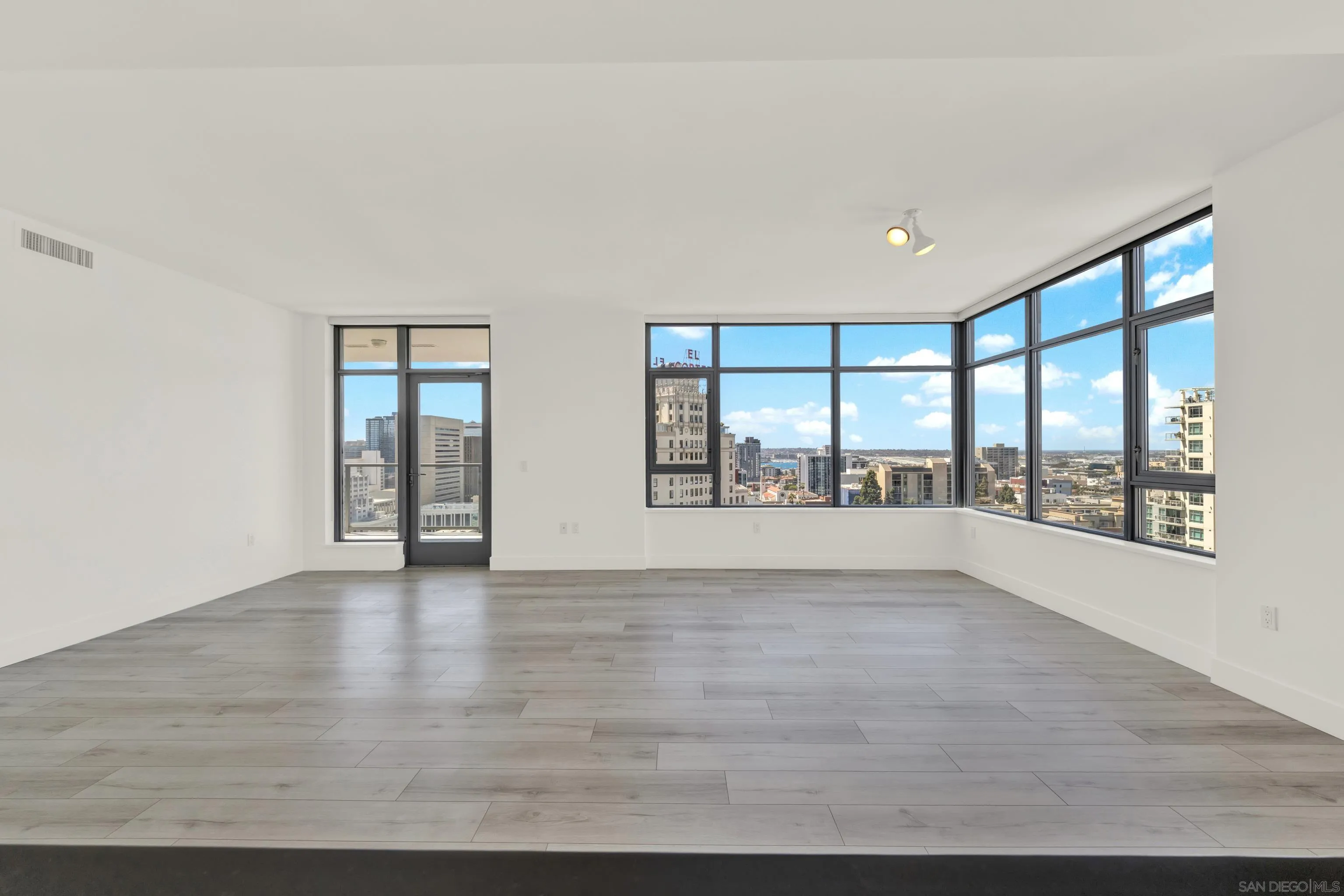 https://cdn.realtyfeed.com/cdn/127/260021746/0f4e2480ec24c11c05132b4872ad2bd4.webp