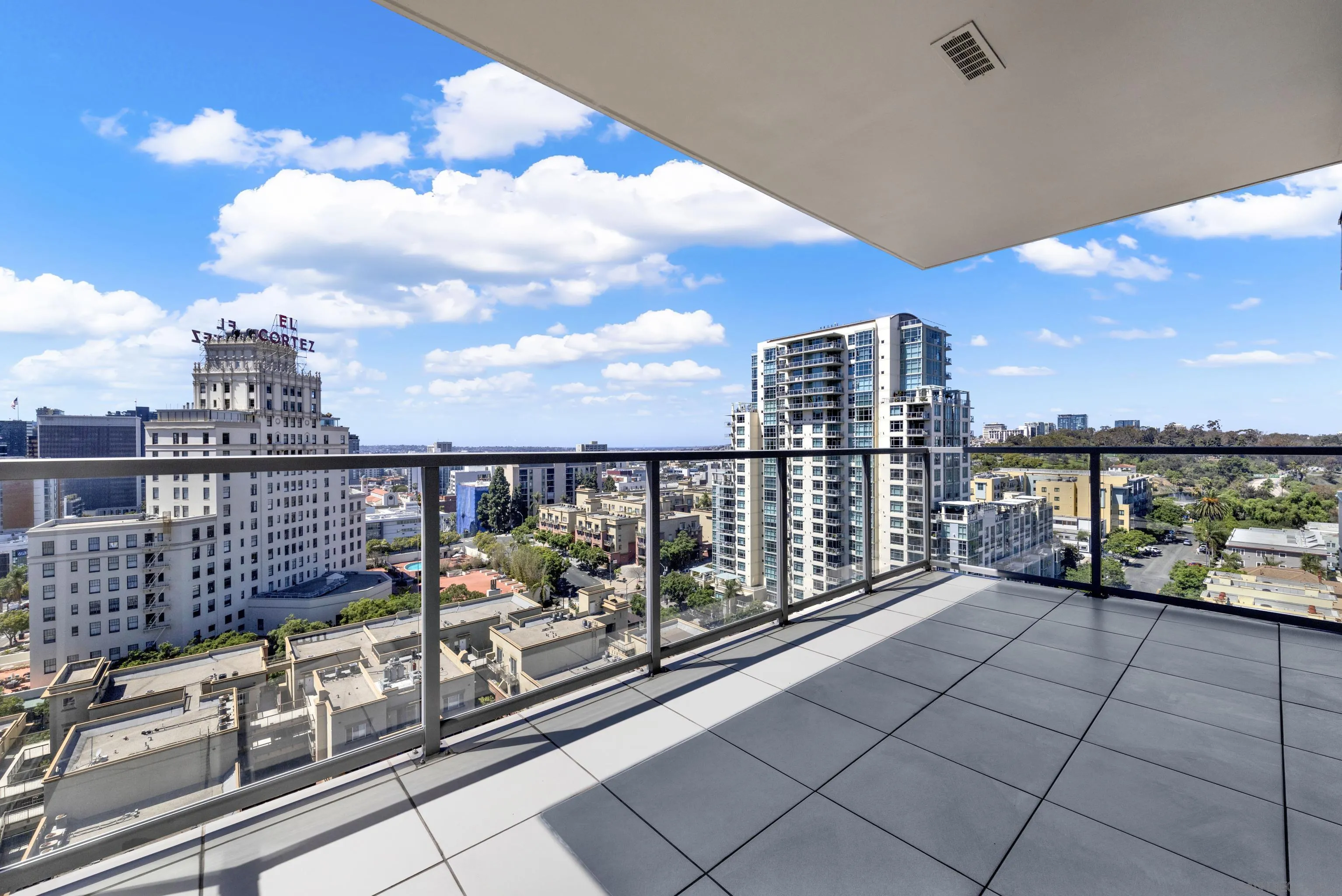 https://cdn.realtyfeed.com/cdn/127/260021746/235a0c6987b1dedbeef97cbde980eda2.webp