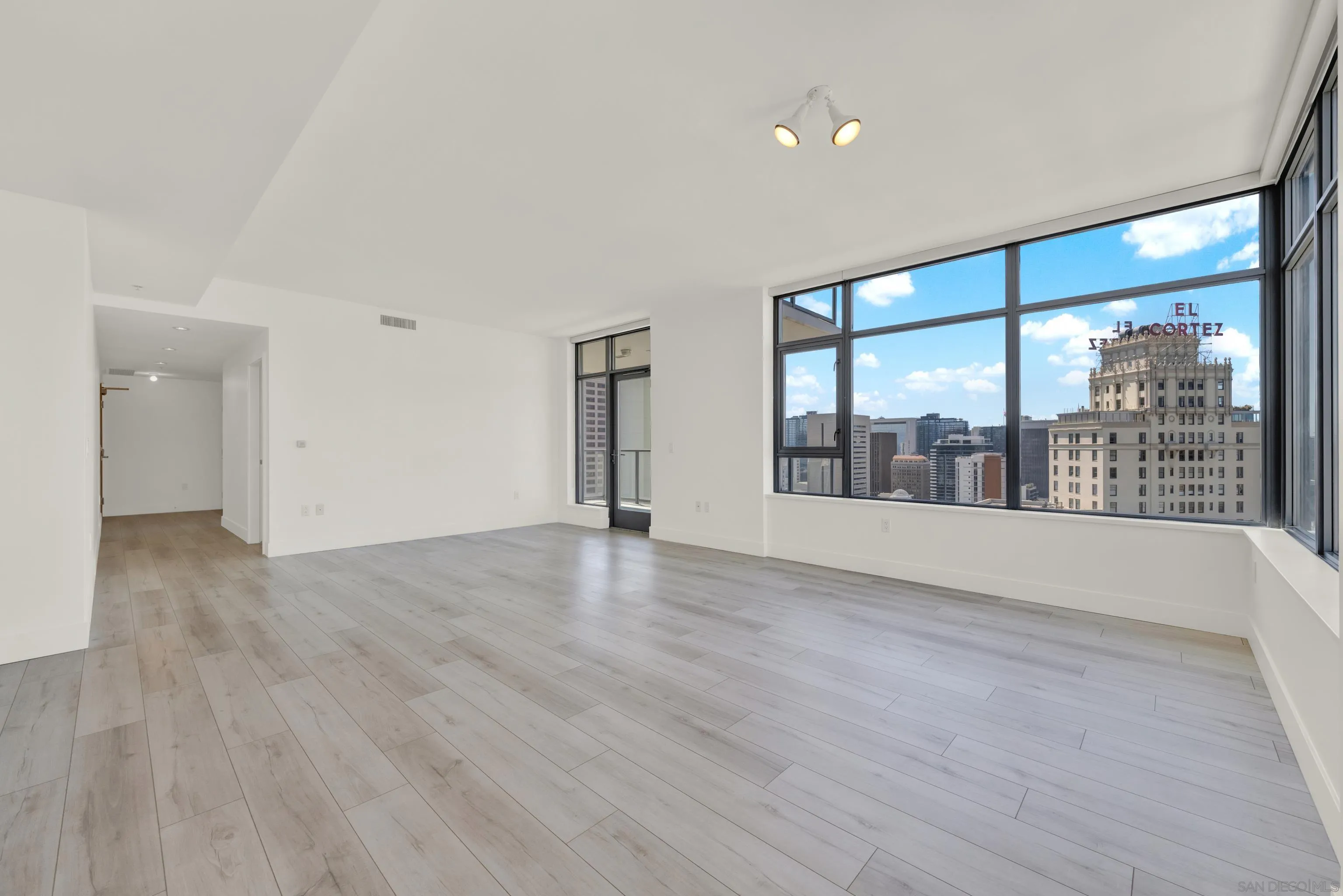 https://cdn.realtyfeed.com/cdn/127/260021746/443a97d5bc8867e5728700a93e899f37.webp