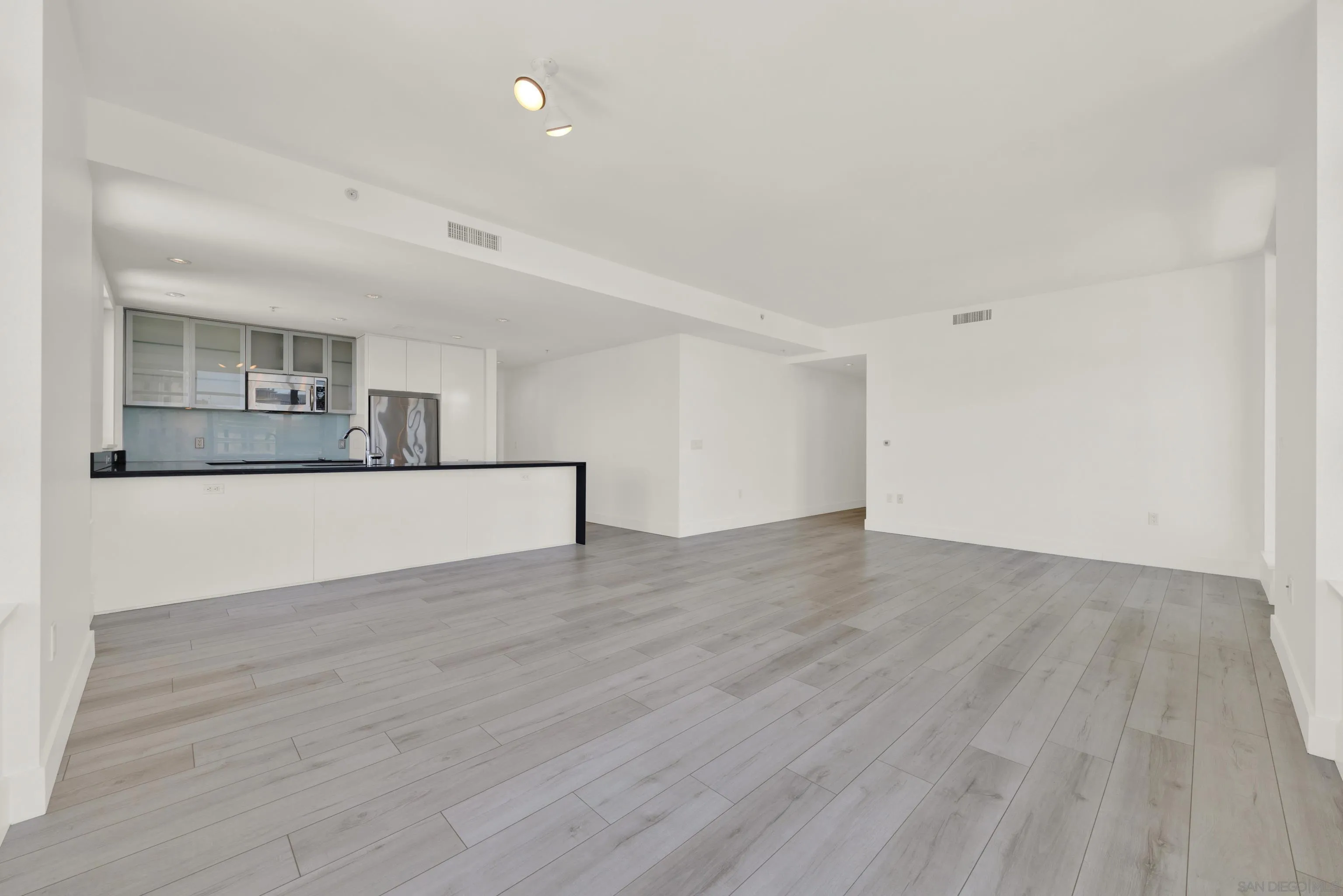 https://cdn.realtyfeed.com/cdn/127/260021746/49825fc6c21a1c2732dd76eb6ed9e4e4.webp