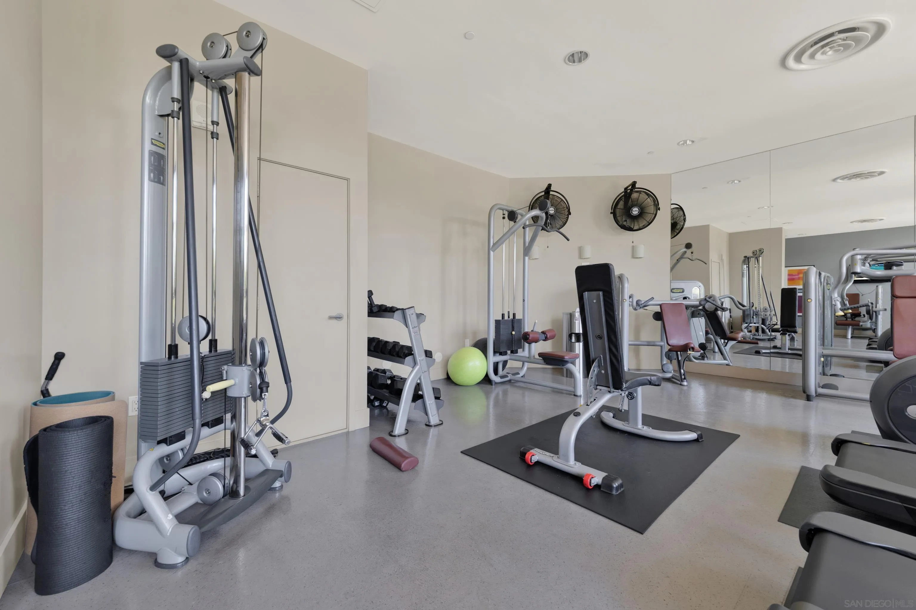 https://cdn.realtyfeed.com/cdn/127/260021746/64492e356936d7169bc3474478e5b64b.webp