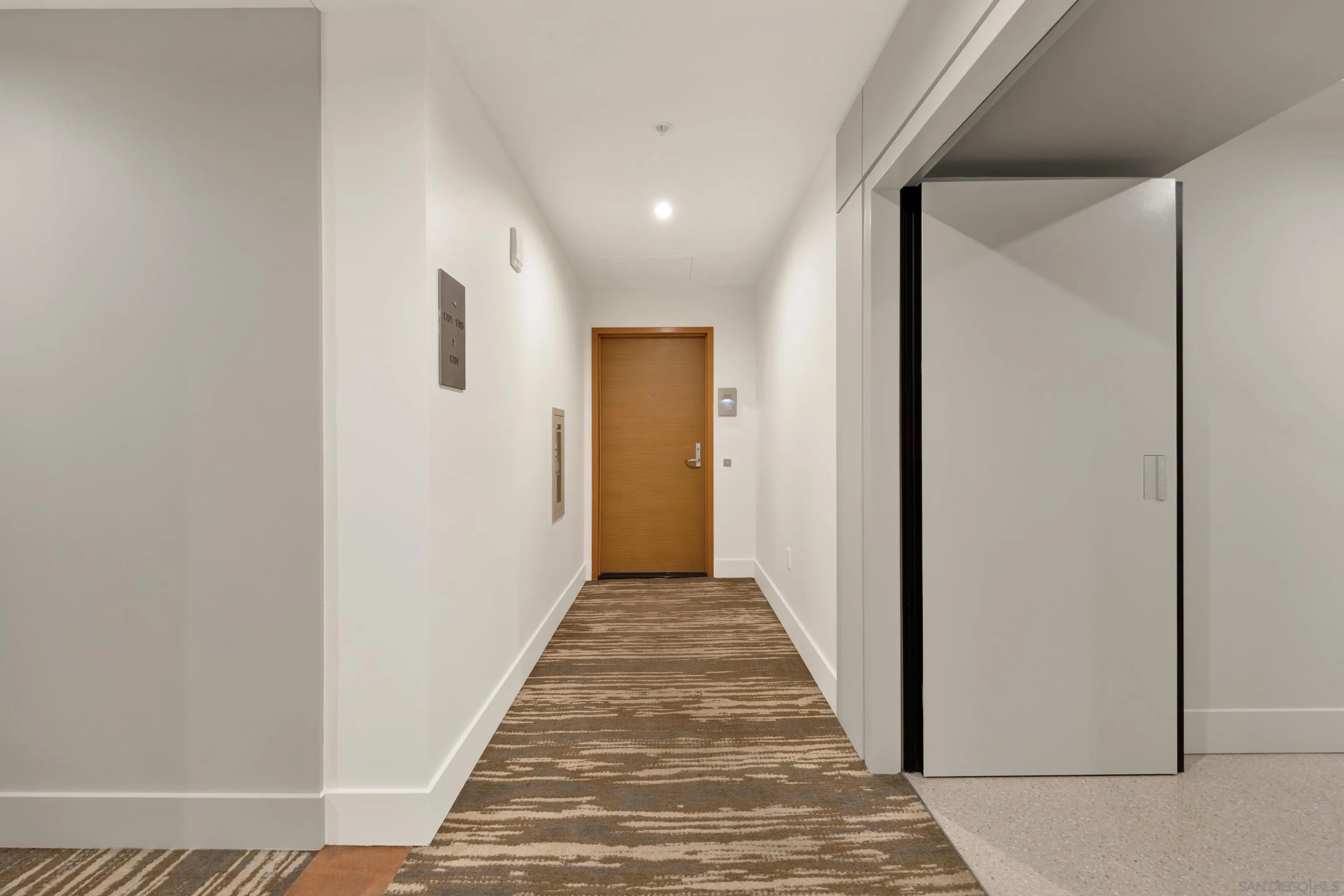 https://cdn.realtyfeed.com/cdn/127/260021746/b83251938e7c6f1f2303fd8b7cfcd8d0.webp