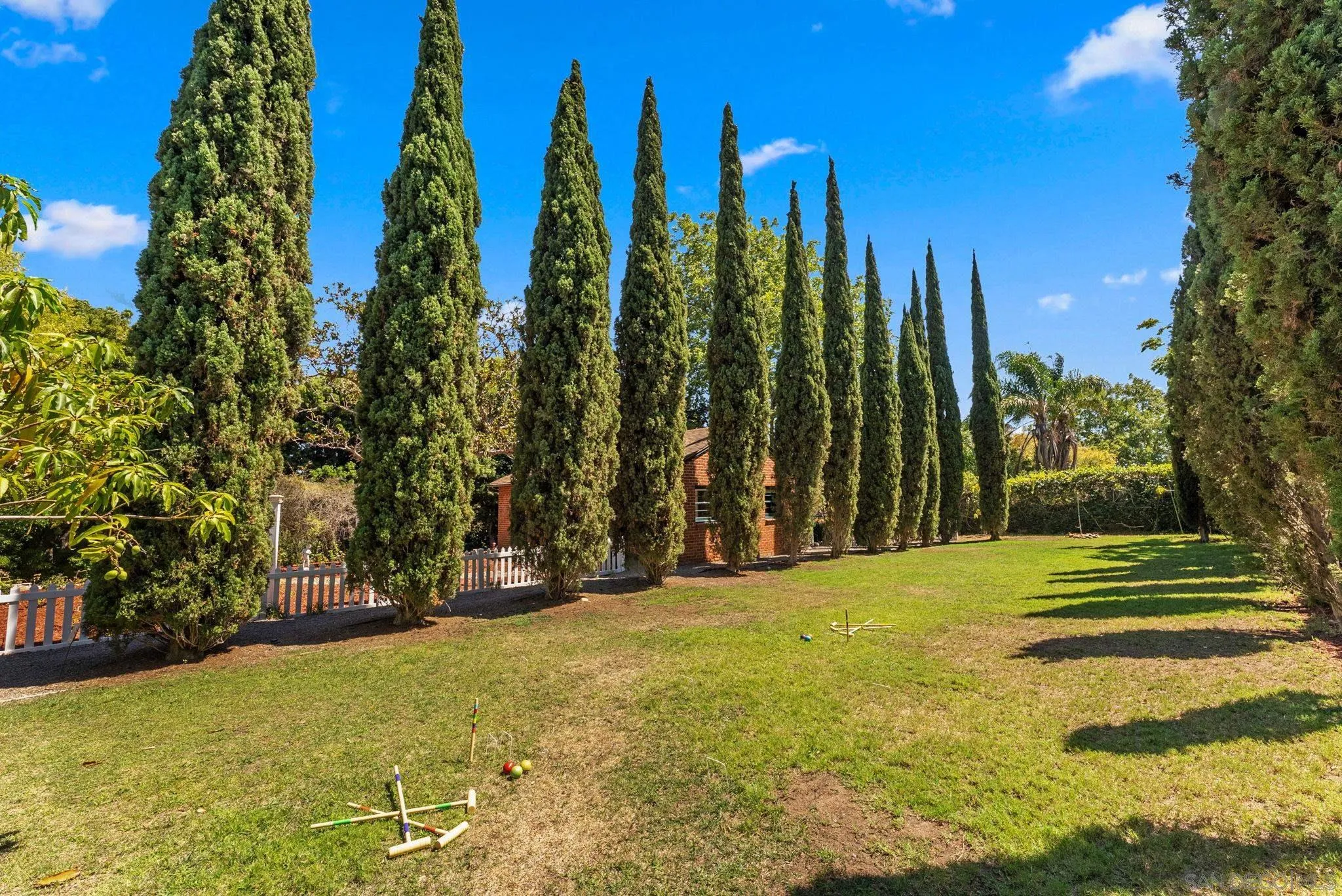 https://cdn.realtyfeed.com/cdn/127/260021747/06a529d159a51ac484433c70f101c2a9.webp