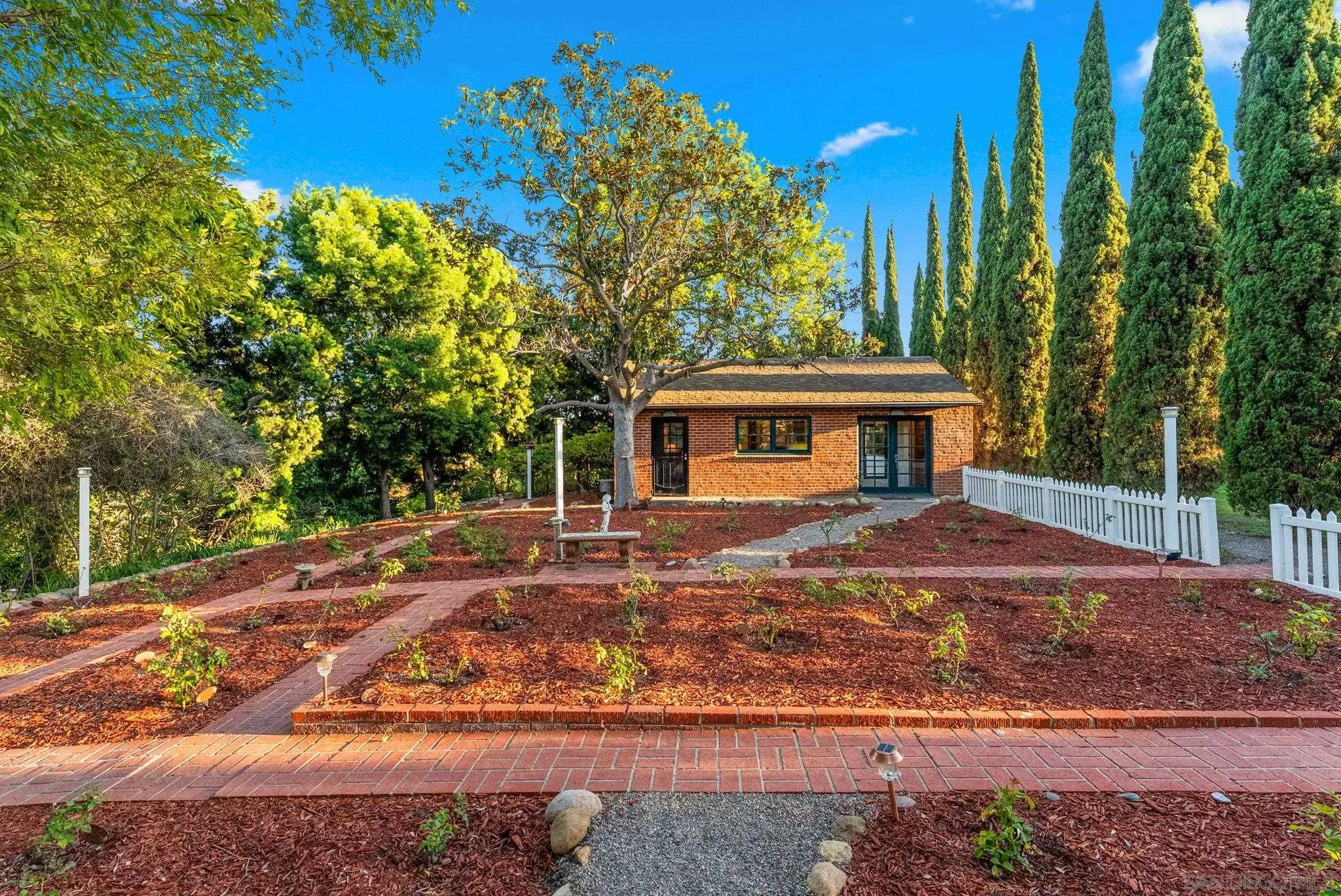 https://cdn.realtyfeed.com/cdn/127/260021747/3392d4bac959a053aaca471c39e4951d.webp
