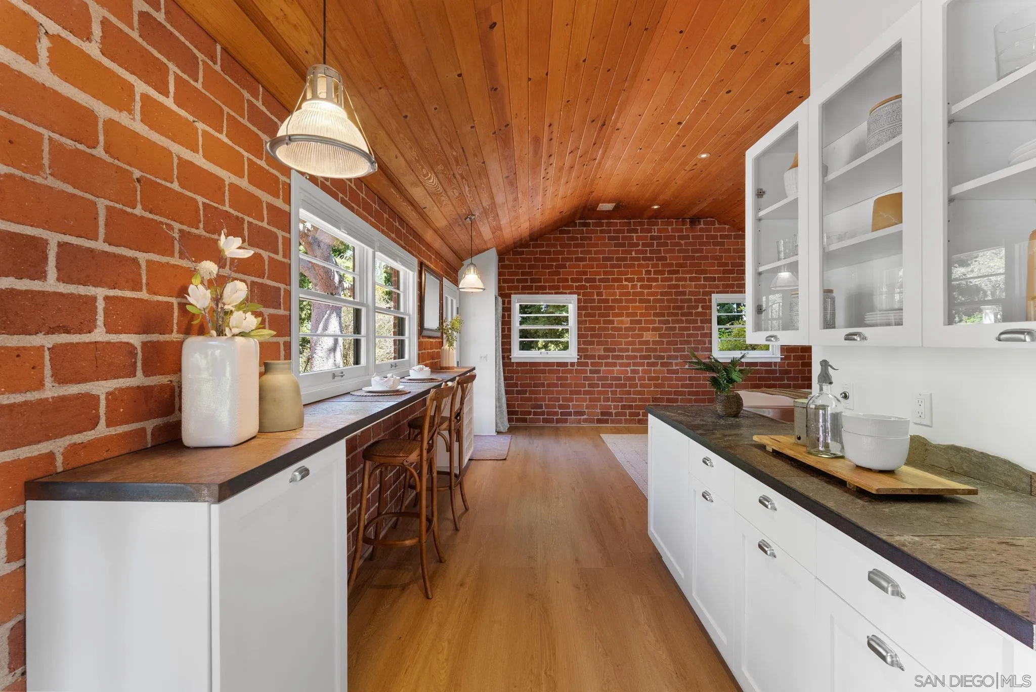 https://cdn.realtyfeed.com/cdn/127/260021747/392e6b6f9f252c93c24d44a6ad55d39c.webp