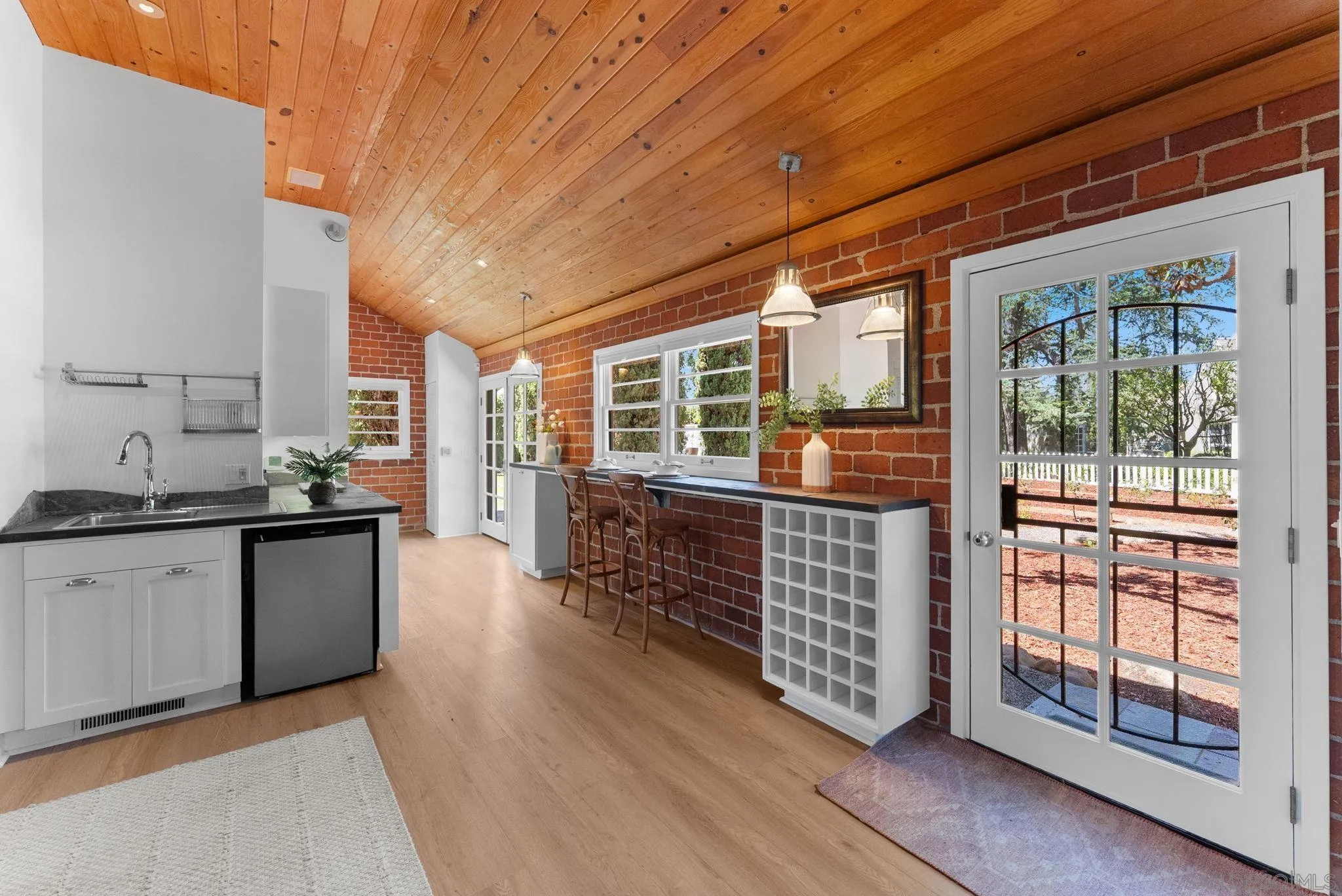 https://cdn.realtyfeed.com/cdn/127/260021747/52ed10e50609641e7773444b8b919841.webp