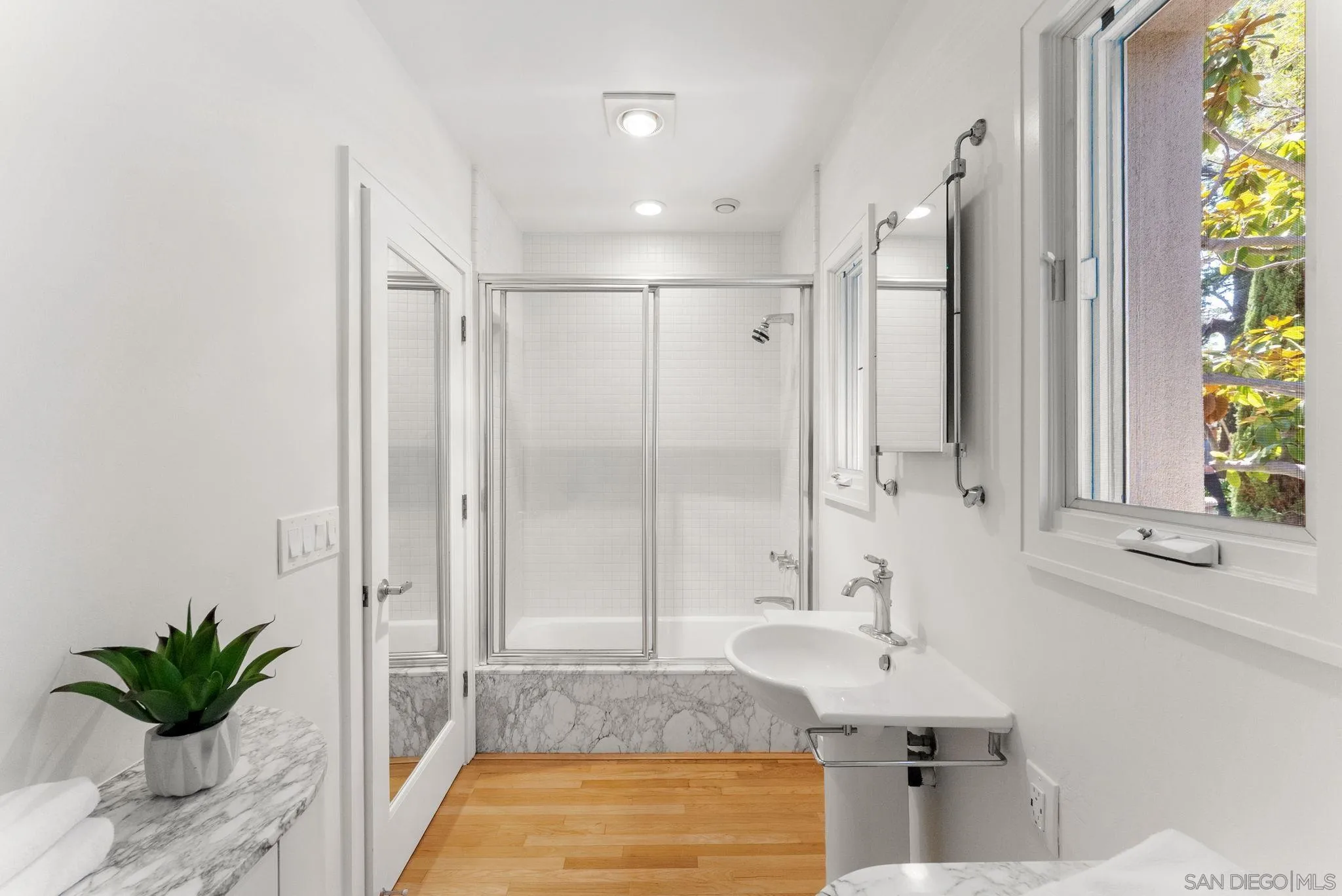 https://cdn.realtyfeed.com/cdn/127/260021747/53f5170d858116ab77f45467e2c984cb.webp