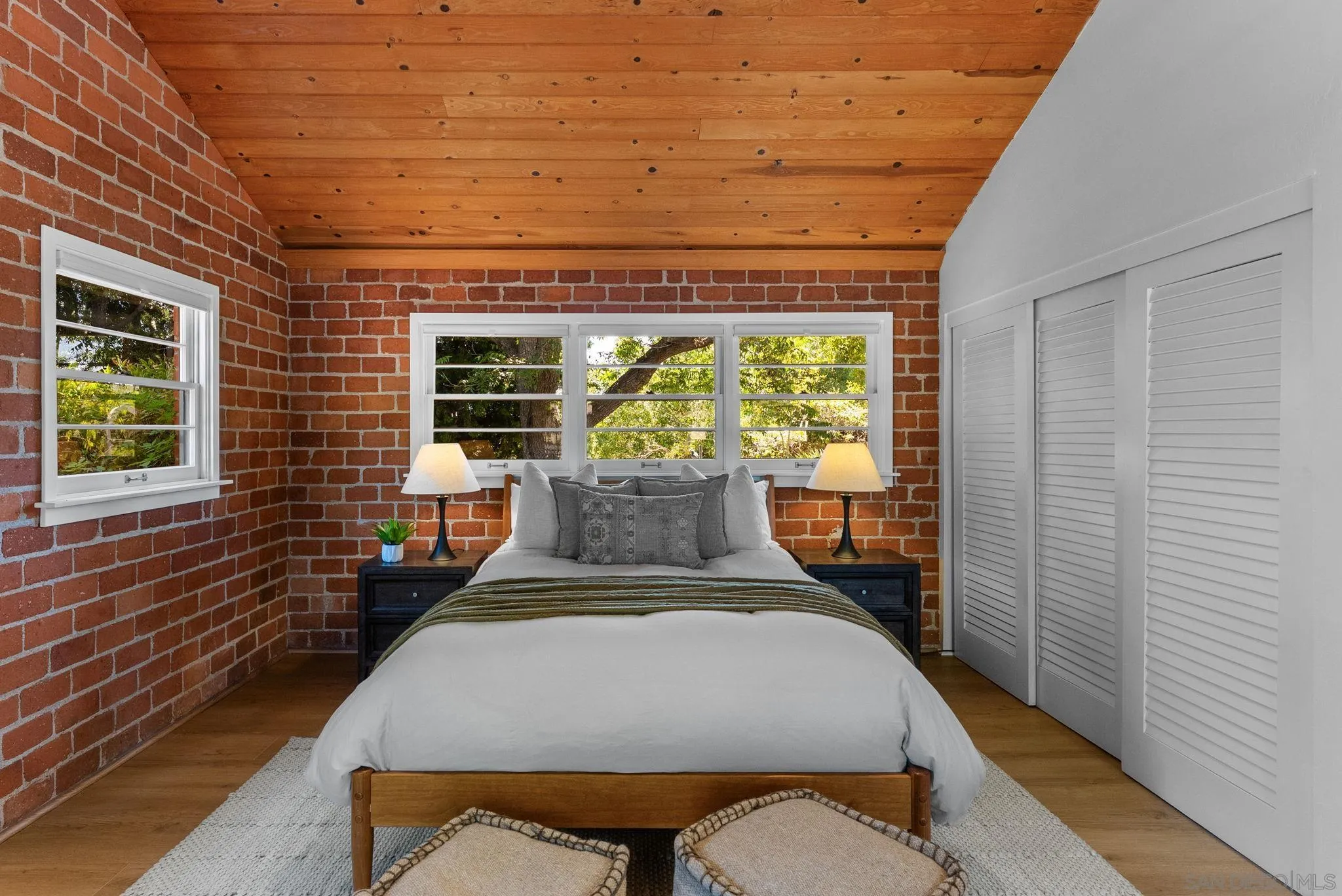 https://cdn.realtyfeed.com/cdn/127/260021747/568458c2e4dba15b345718ac5b8fec3d.webp