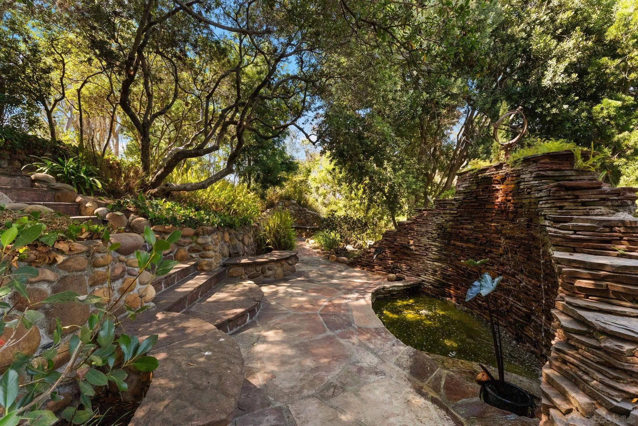 https://cdn.realtyfeed.com/cdn/127/260021747/81f7cdd6986714cf9e4462611e50b4a7.webp