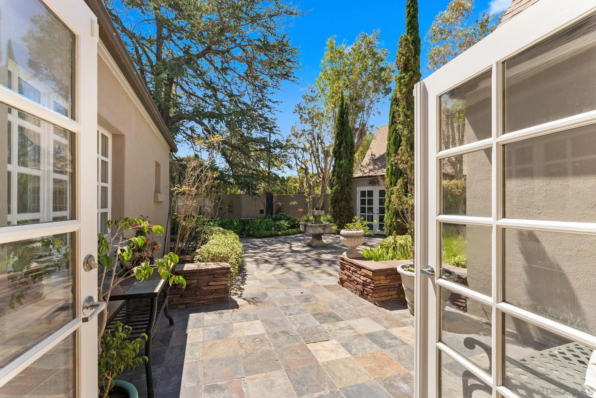 https://cdn.realtyfeed.com/cdn/127/260021747/ae54e47bf5ef97b5d1033c624428d6a6.webp