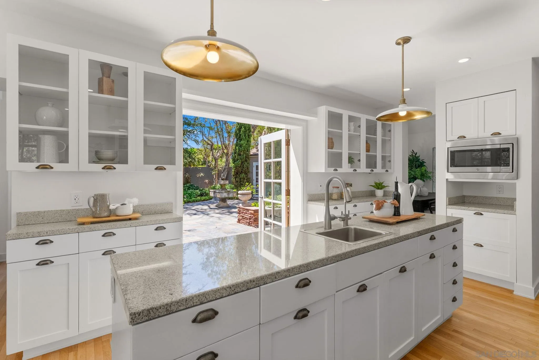 https://cdn.realtyfeed.com/cdn/127/260021747/b6e771eff8b41570372efb1413d663d3.webp