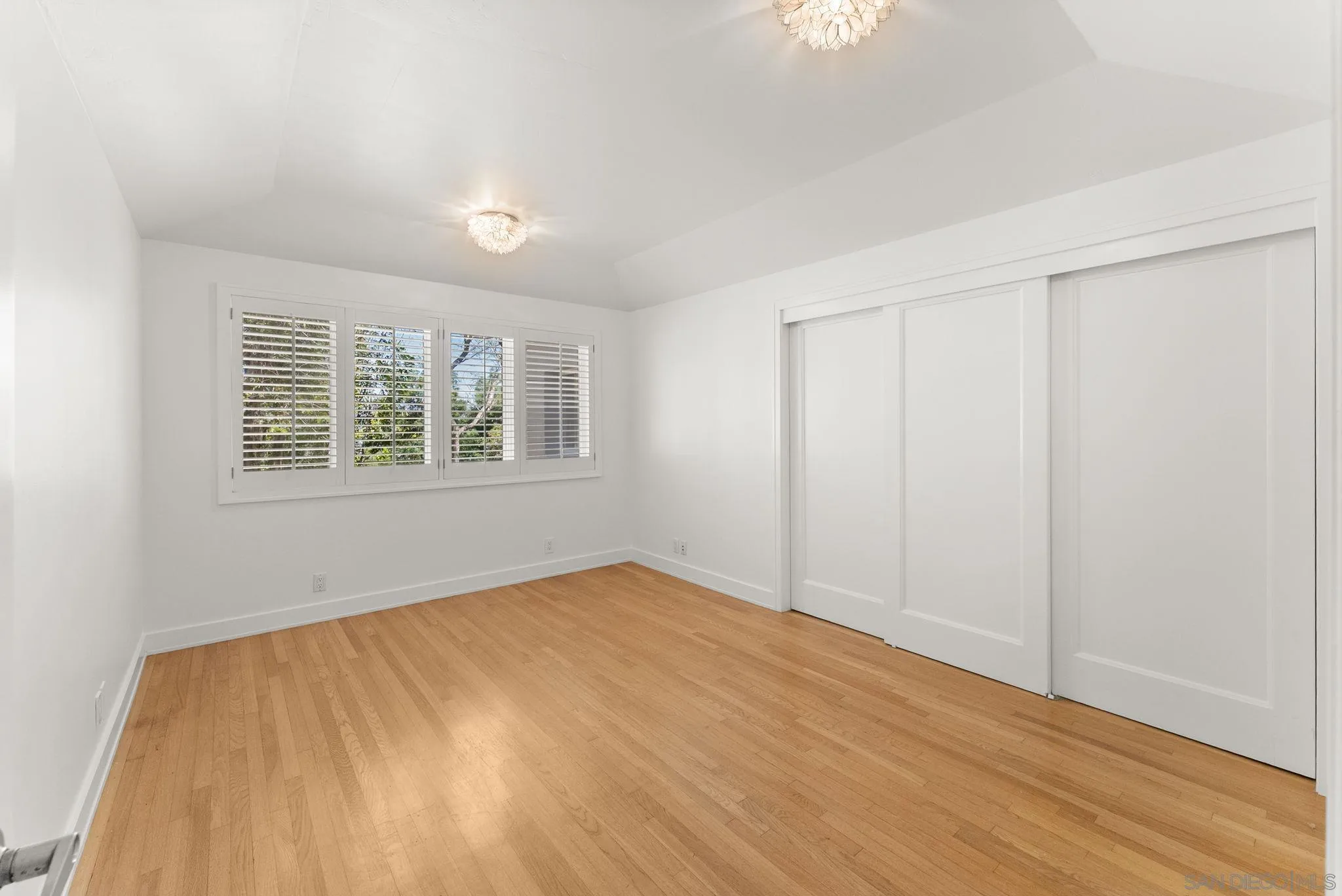 https://cdn.realtyfeed.com/cdn/127/260021747/d1b9268adbdff02a5699691f7d015fbd.webp