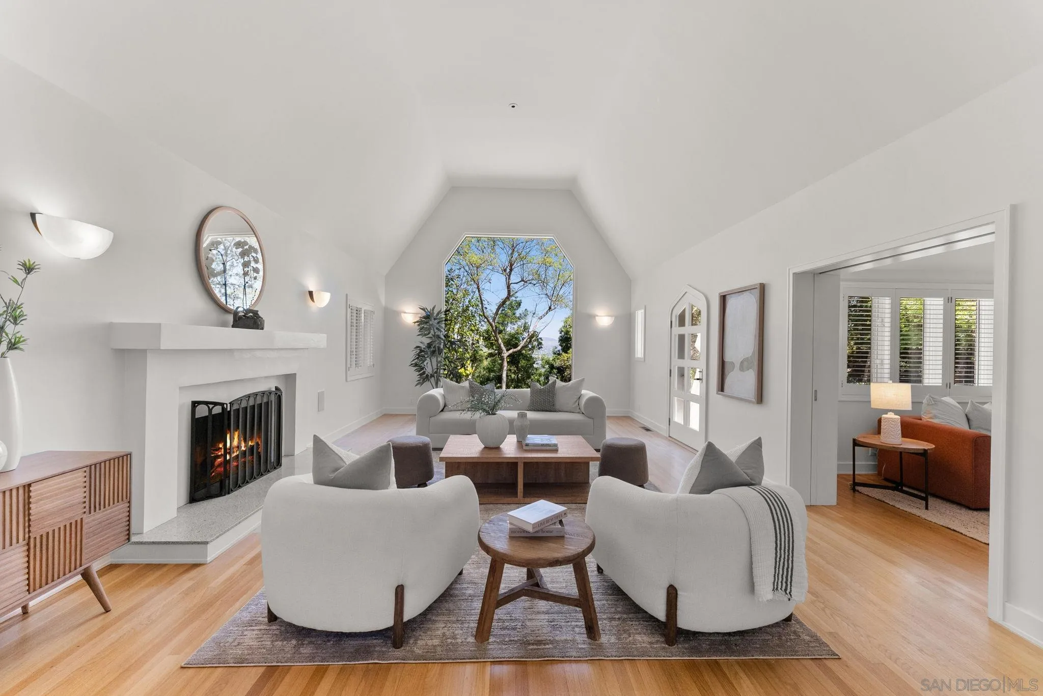 https://cdn.realtyfeed.com/cdn/127/260021747/d43d75ff3f23a45dd6a23c22a7e53c5c.webp