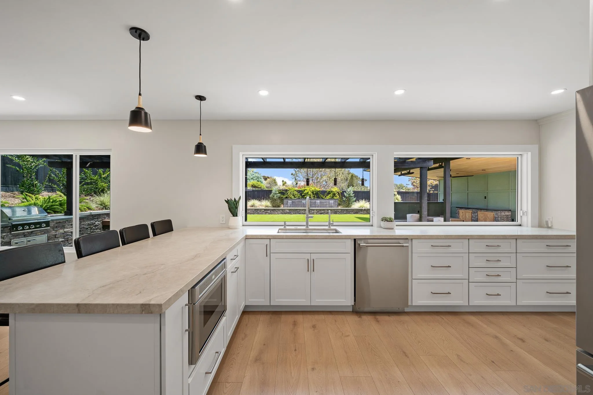 https://cdn.realtyfeed.com/cdn/127/260021748/021a0e6e153426b9e41da1a04e1579b6.webp