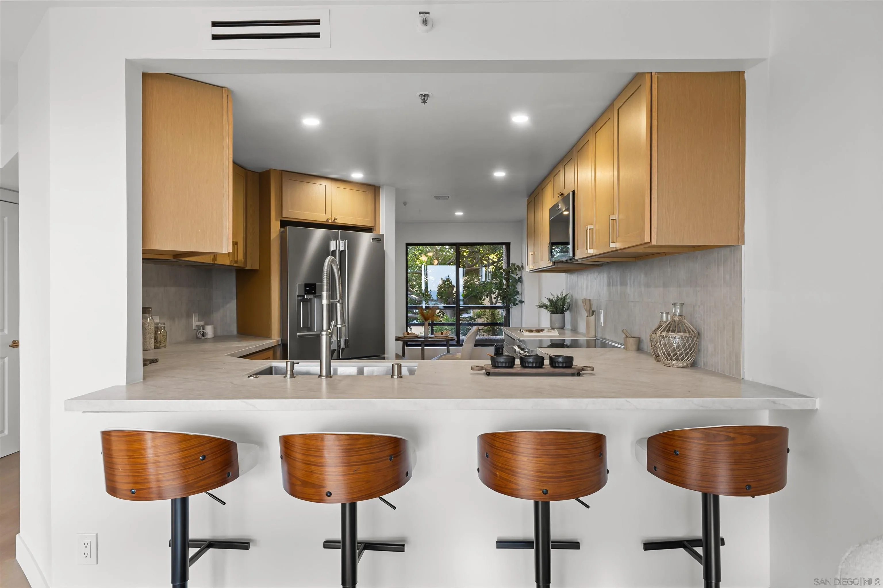 https://cdn.realtyfeed.com/cdn/127/260021750/05b10c613e5741f05c8f12a970d2fdbb.webp