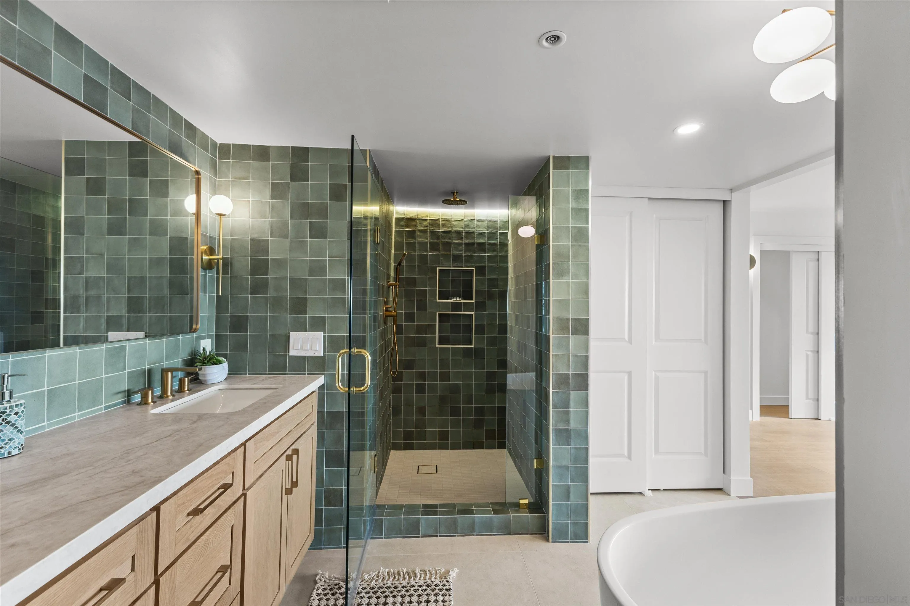https://cdn.realtyfeed.com/cdn/127/260021750/1c4d5e678c3f5fd0ae1e1fe418cb2ce5.webp
