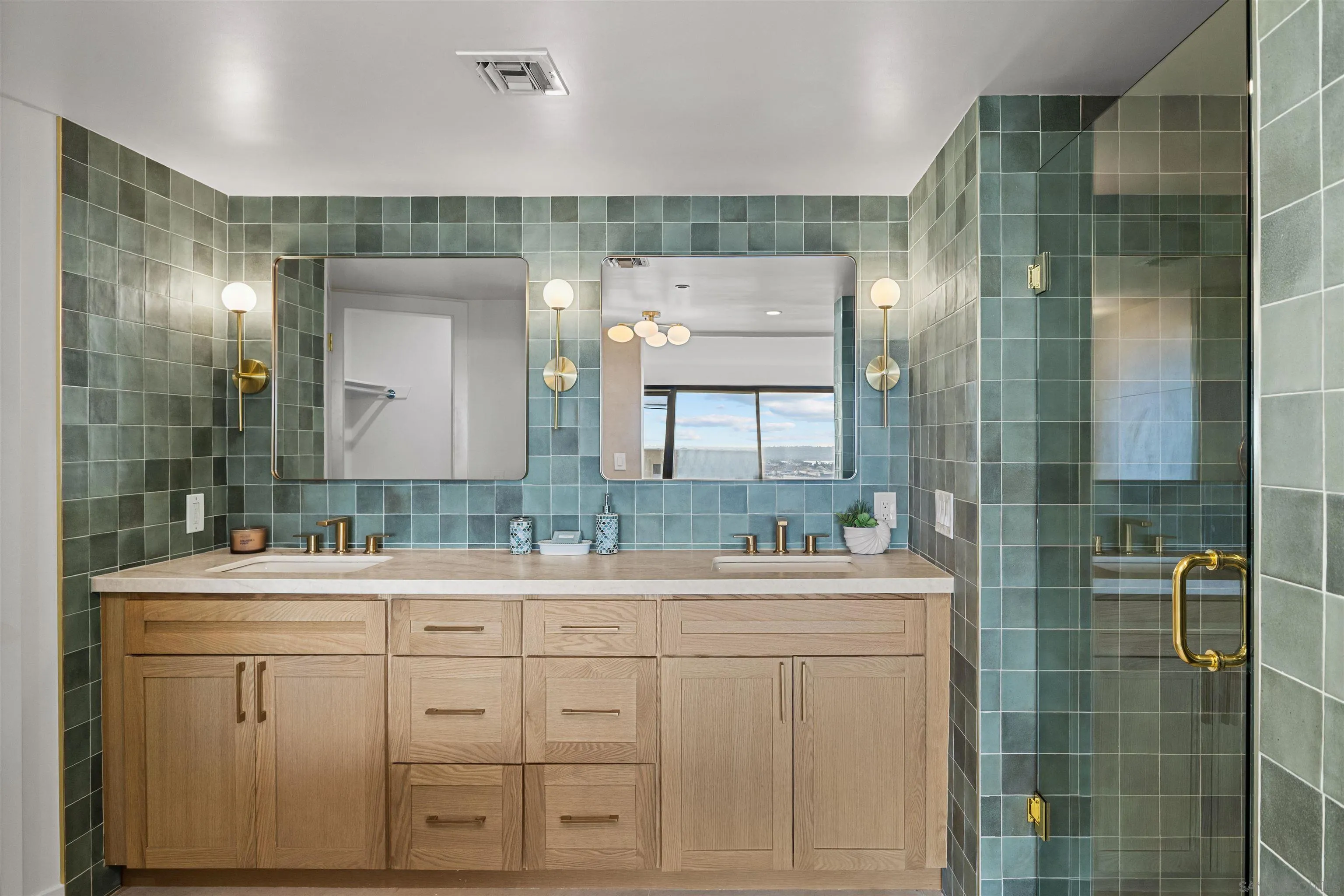 https://cdn.realtyfeed.com/cdn/127/260021750/4edbb33e7fc61f7b930af9d9e00a3abb.webp