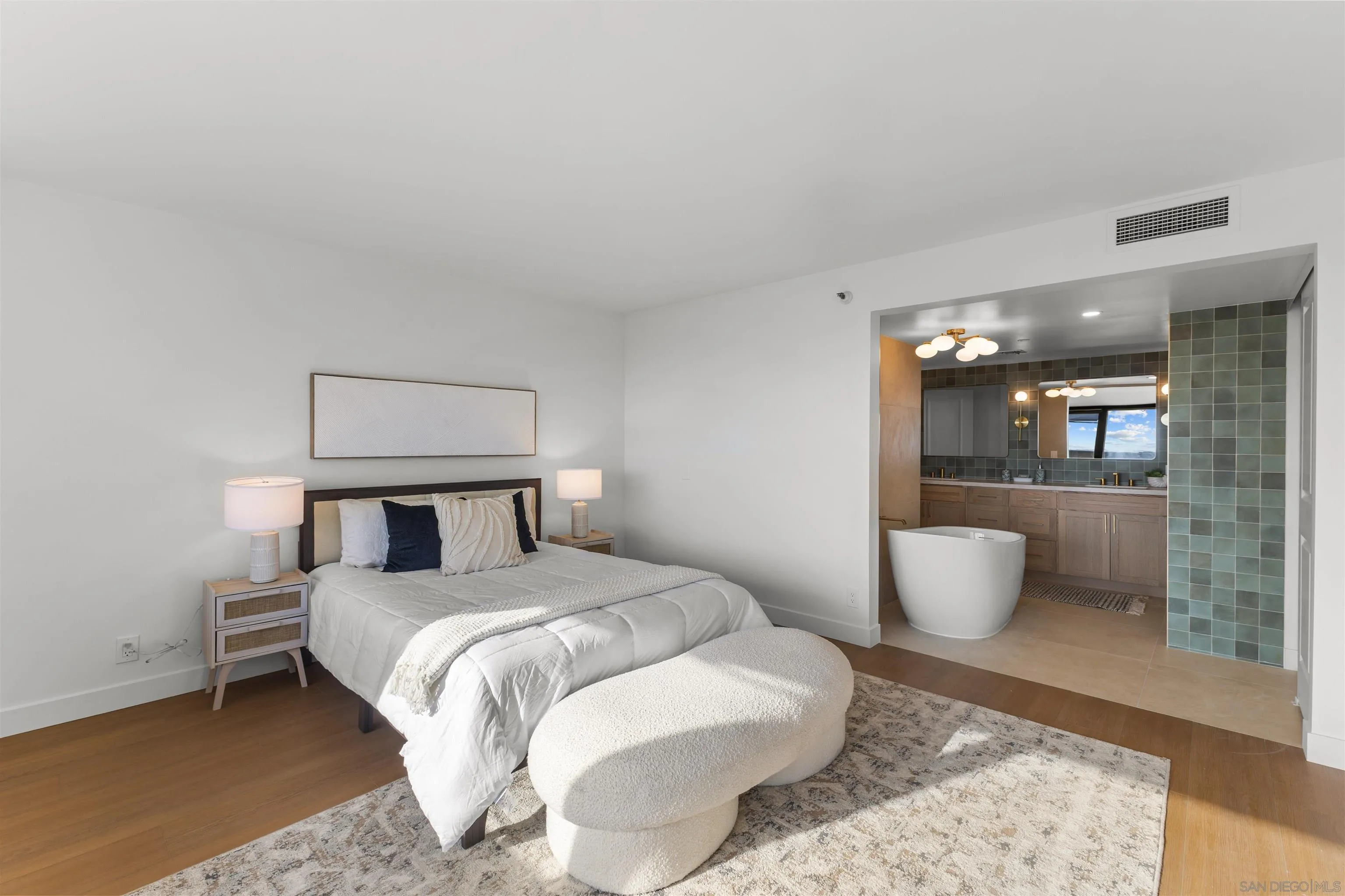 https://cdn.realtyfeed.com/cdn/127/260021750/d7193b2c17c4916a4a0f76d6e1af74a1.webp
