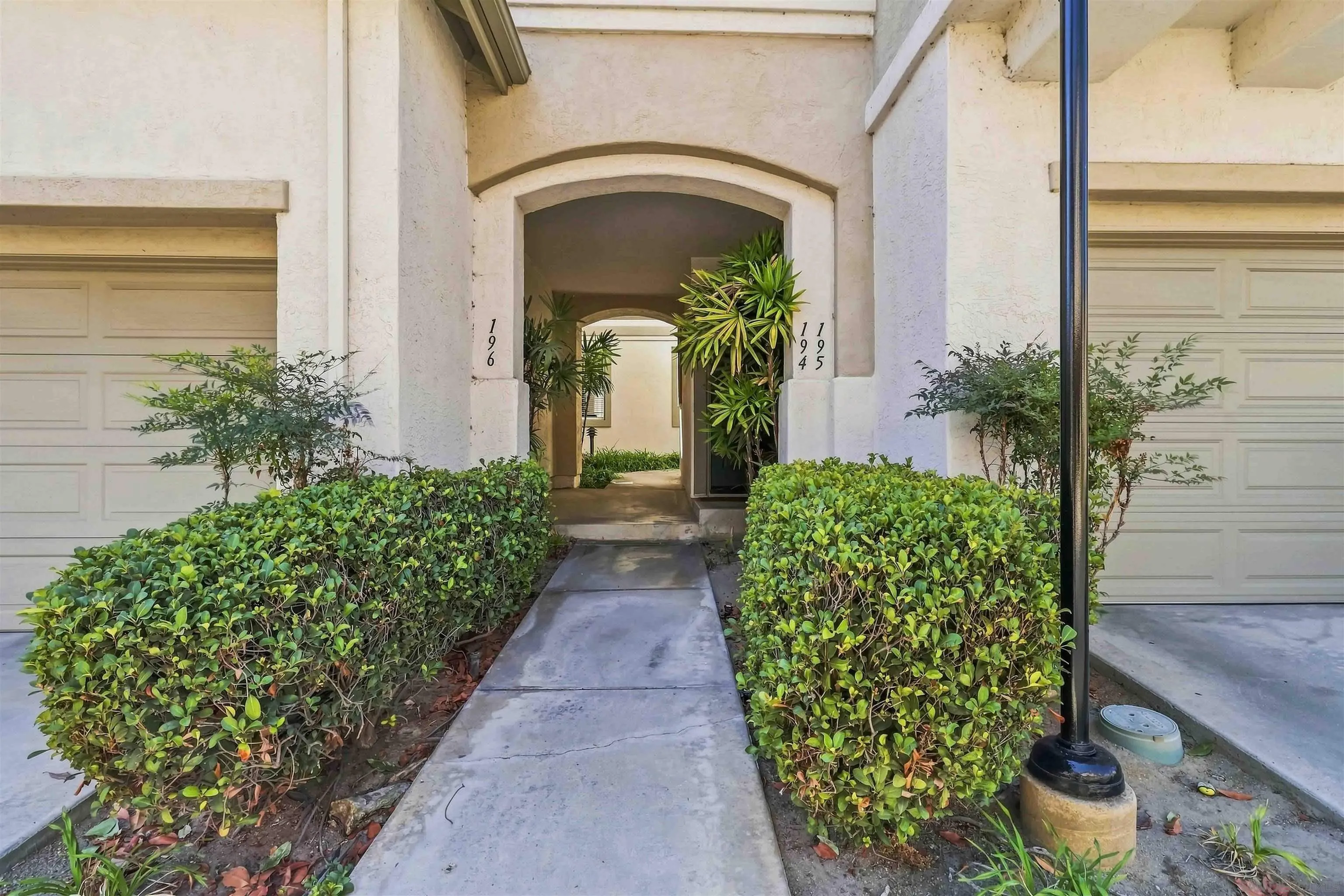 https://cdn.realtyfeed.com/cdn/127/260021752/2c2d2e700d93fe2ac246f0c34d43fd38.webp
