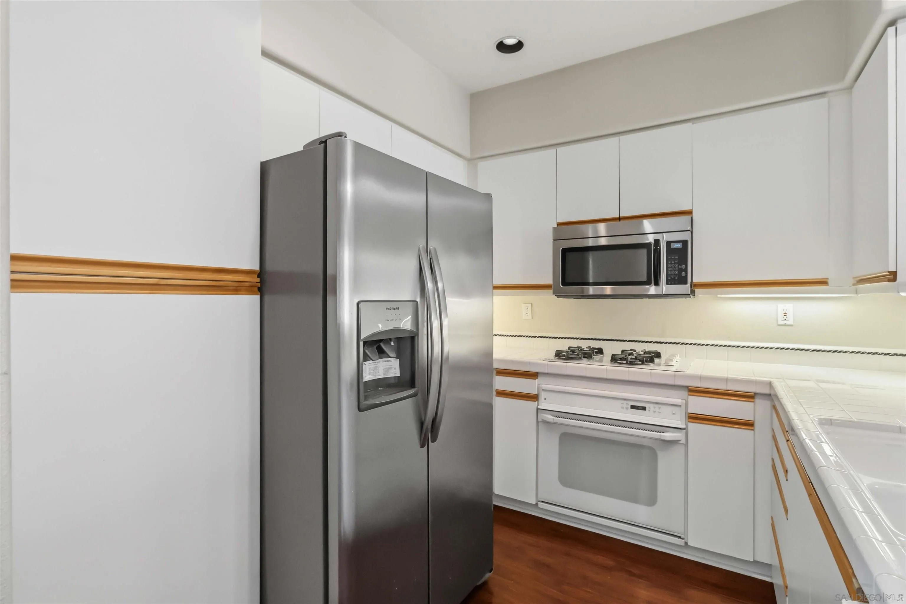 https://cdn.realtyfeed.com/cdn/127/260021752/420ab8760ad19dbb744011dabe3b5db2.webp