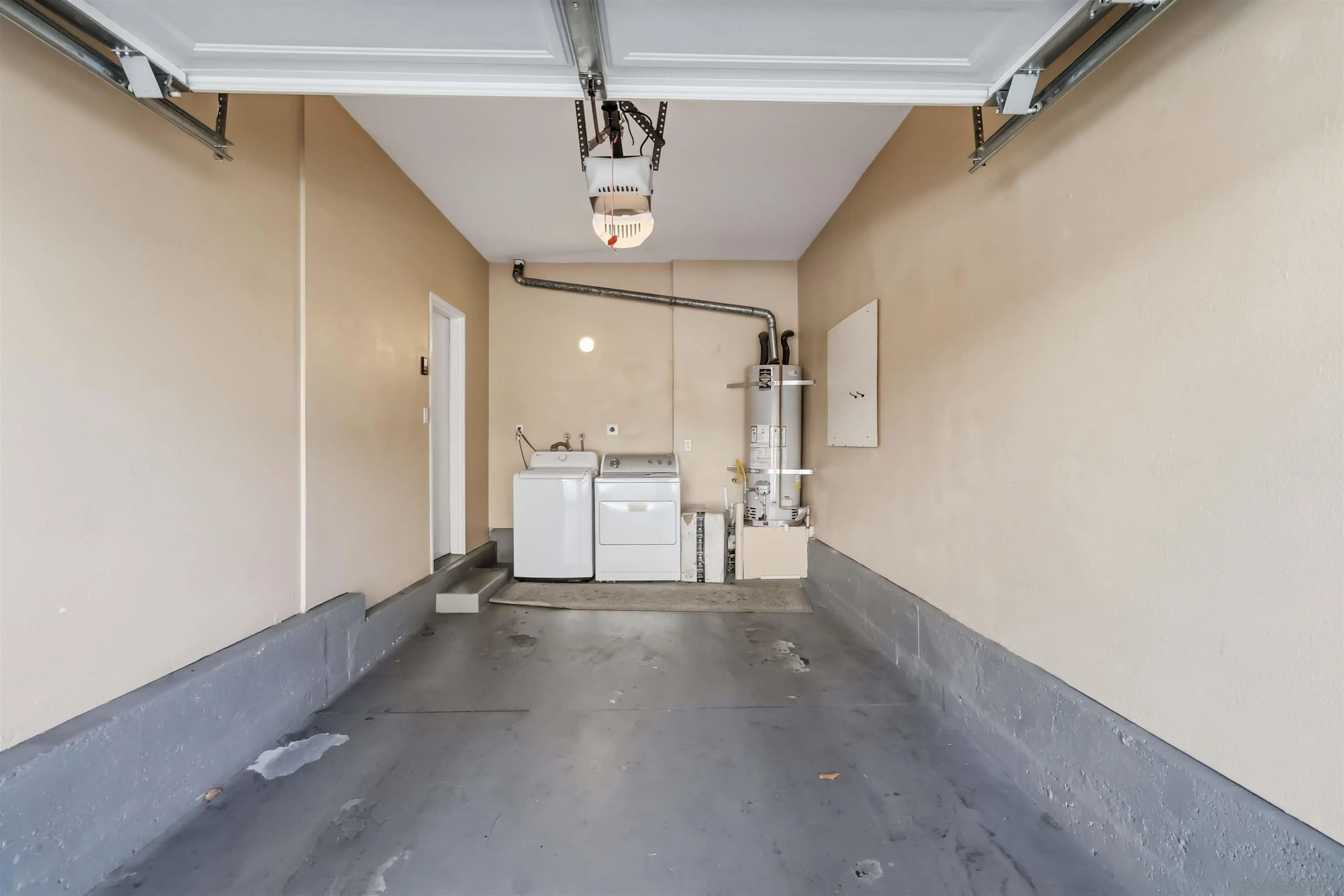 https://cdn.realtyfeed.com/cdn/127/260021752/4ae63bad10b2127688688e1e2e7868d1.webp