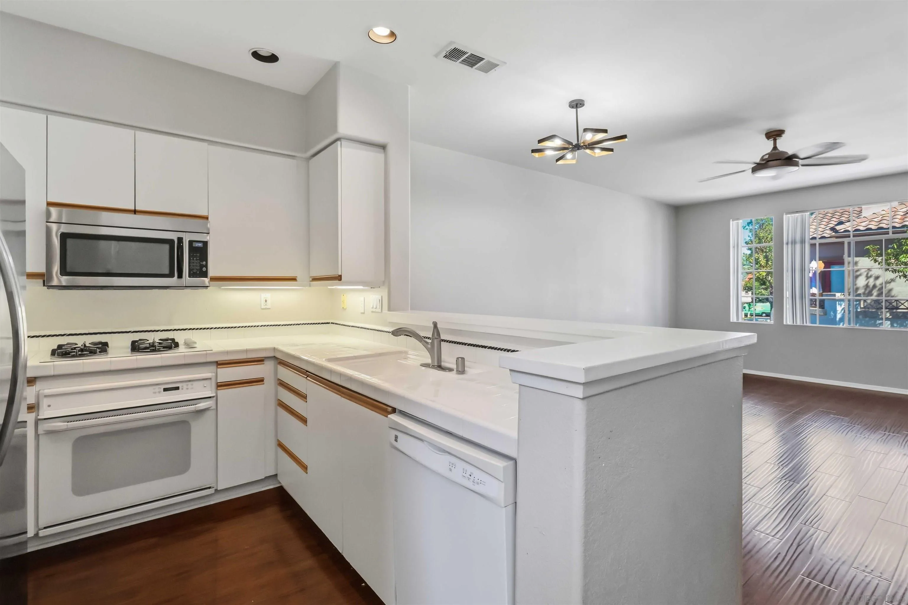 https://cdn.realtyfeed.com/cdn/127/260021752/4e87aab1788879ac62f899222dbf6d4f.webp