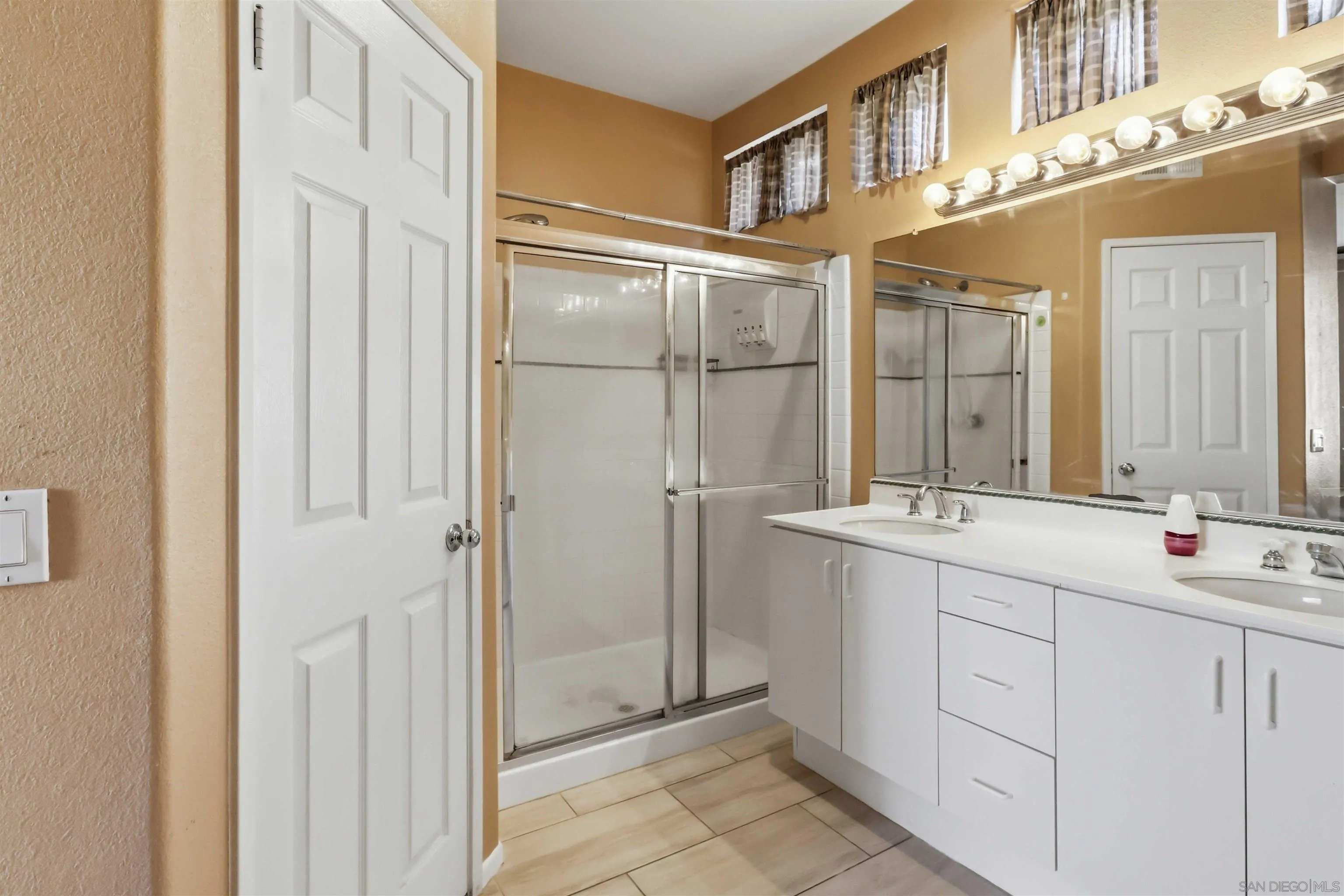 https://cdn.realtyfeed.com/cdn/127/260021752/b35961f70c1c702a79ef25ea91aa1c38.webp