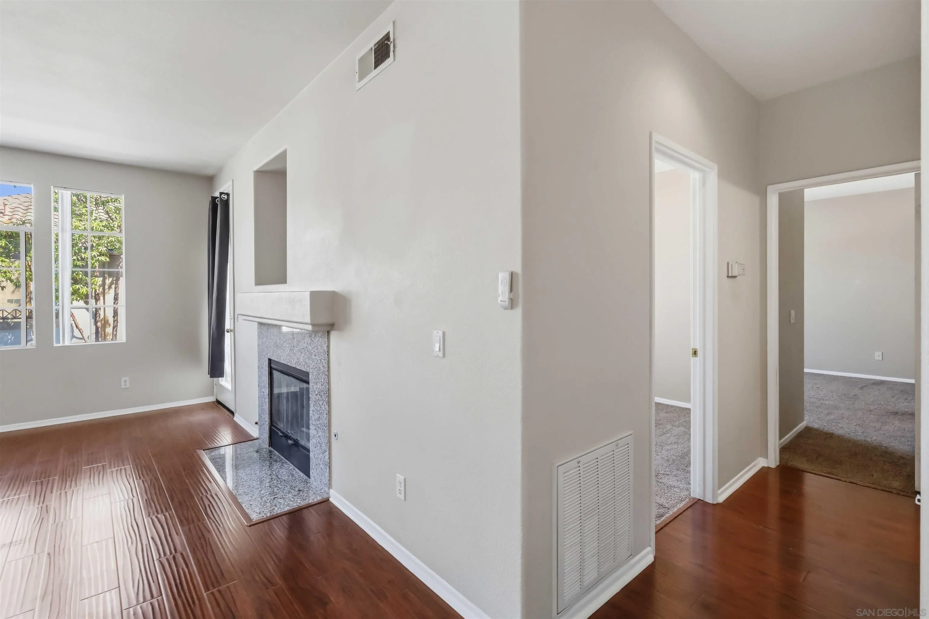 https://cdn.realtyfeed.com/cdn/127/260021752/d42911363b0dacd09ece3c34f7781816.webp