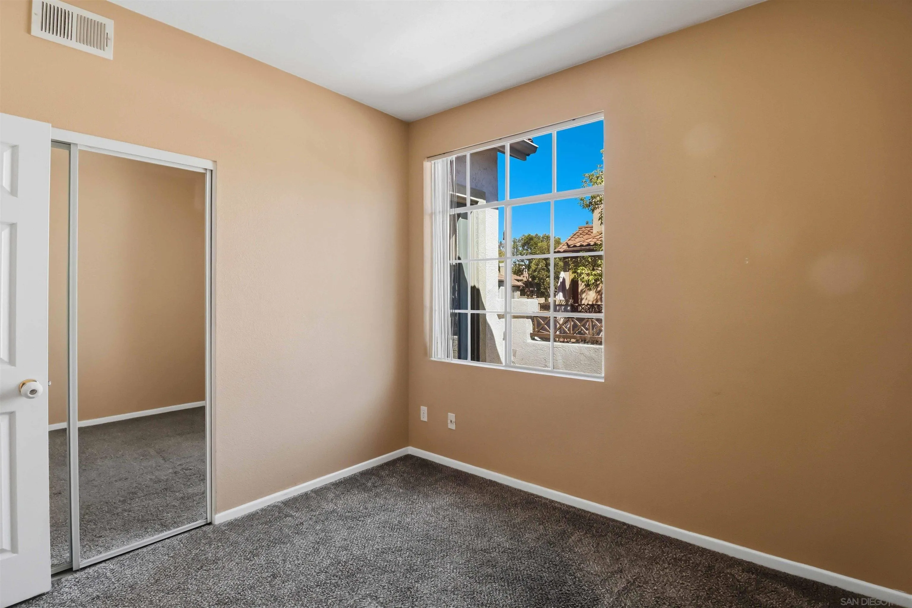 https://cdn.realtyfeed.com/cdn/127/260021752/eb70cf1e36ac1b47d111269bb5b0c7e2.webp