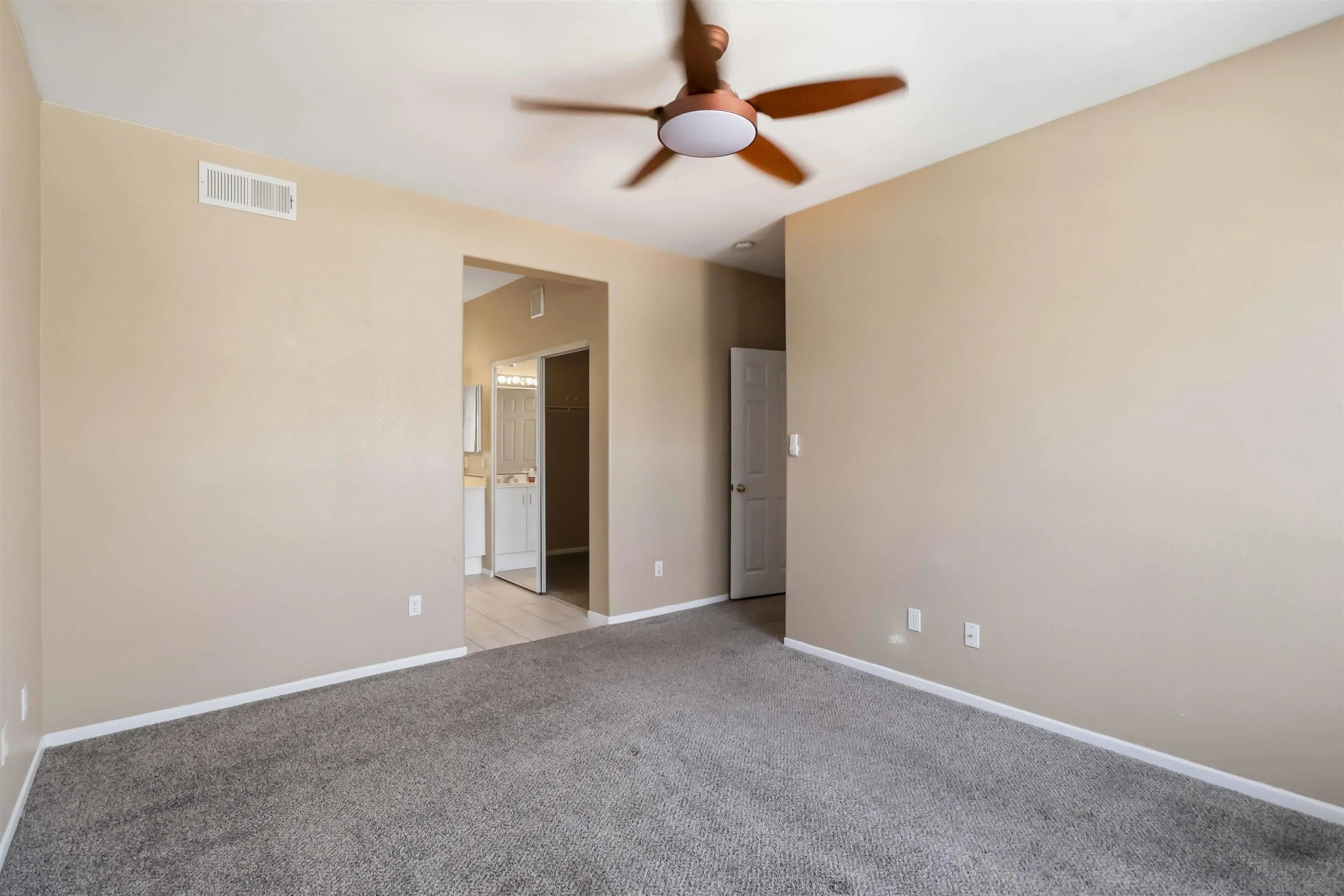 https://cdn.realtyfeed.com/cdn/127/260021752/f7ad4d40af68832fca072df7ae20ccc1.webp