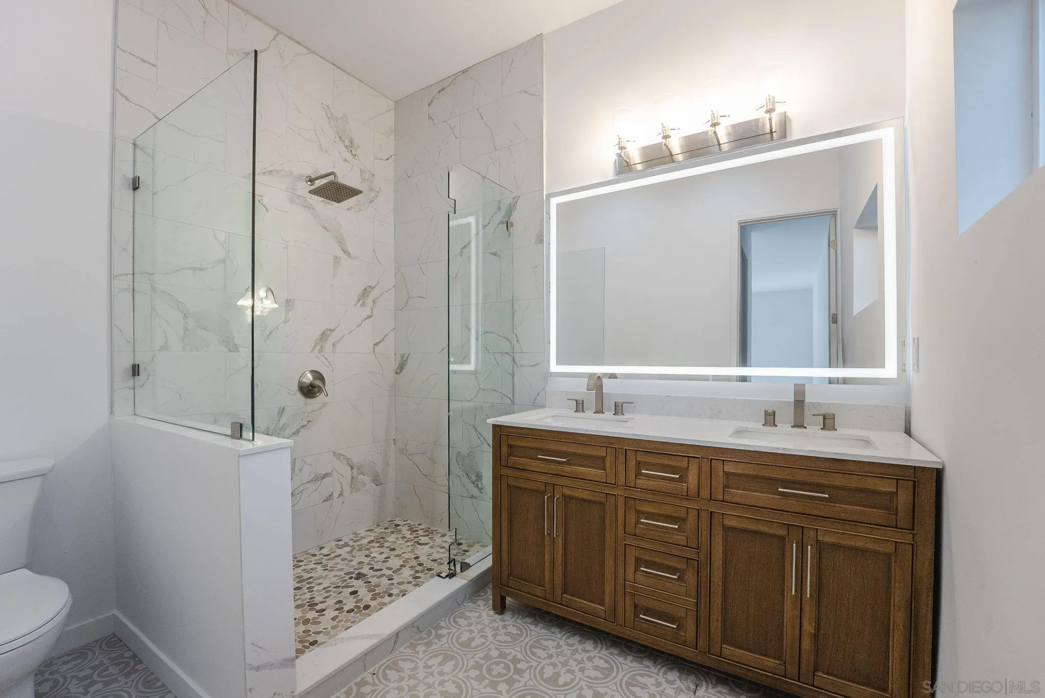 https://cdn.realtyfeed.com/cdn/127/260021754/dcf83f840435b263a31cde71a14886f3.webp