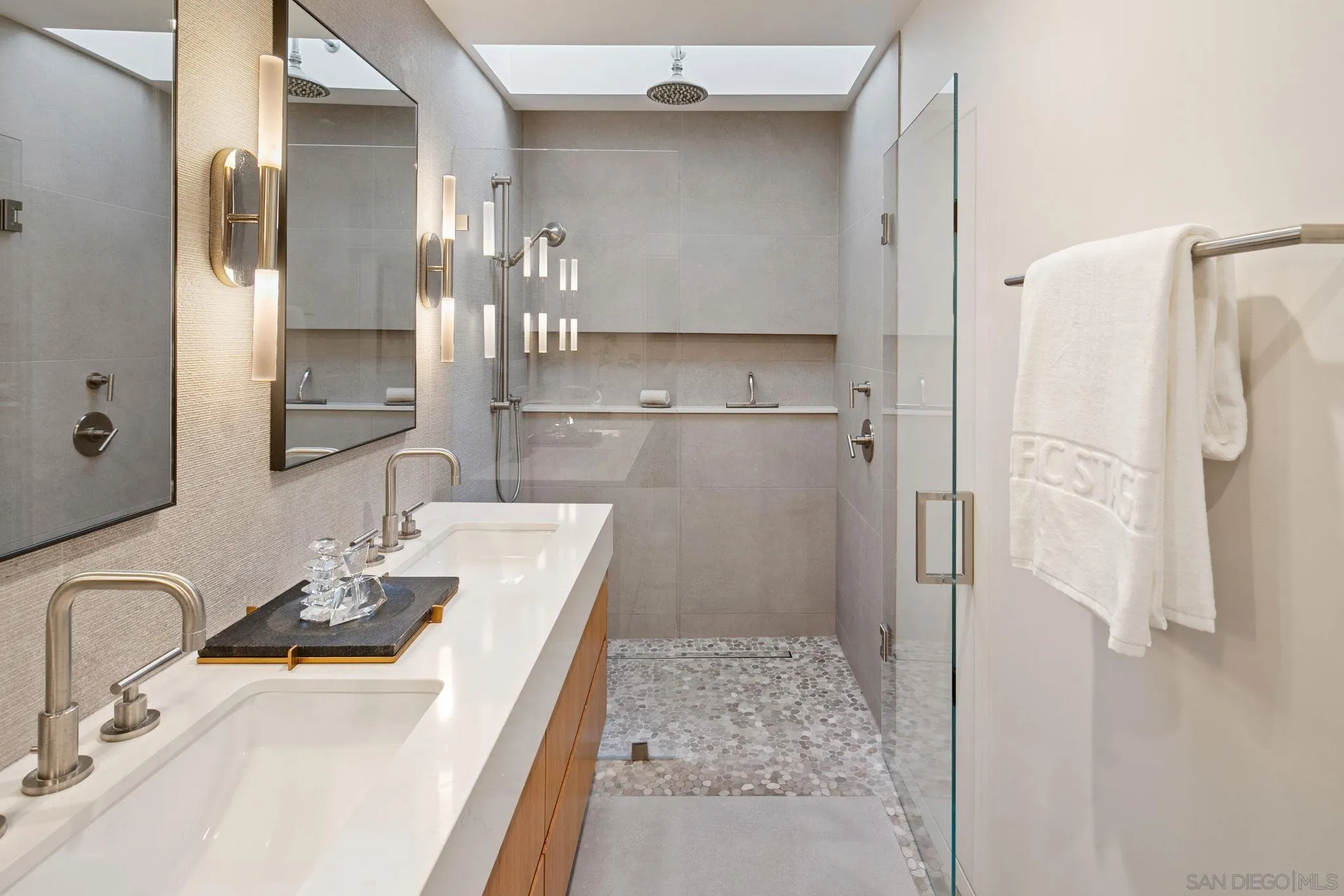 https://cdn.realtyfeed.com/cdn/127/260021755/08a8008d62432fa392f991d2083bd114.webp