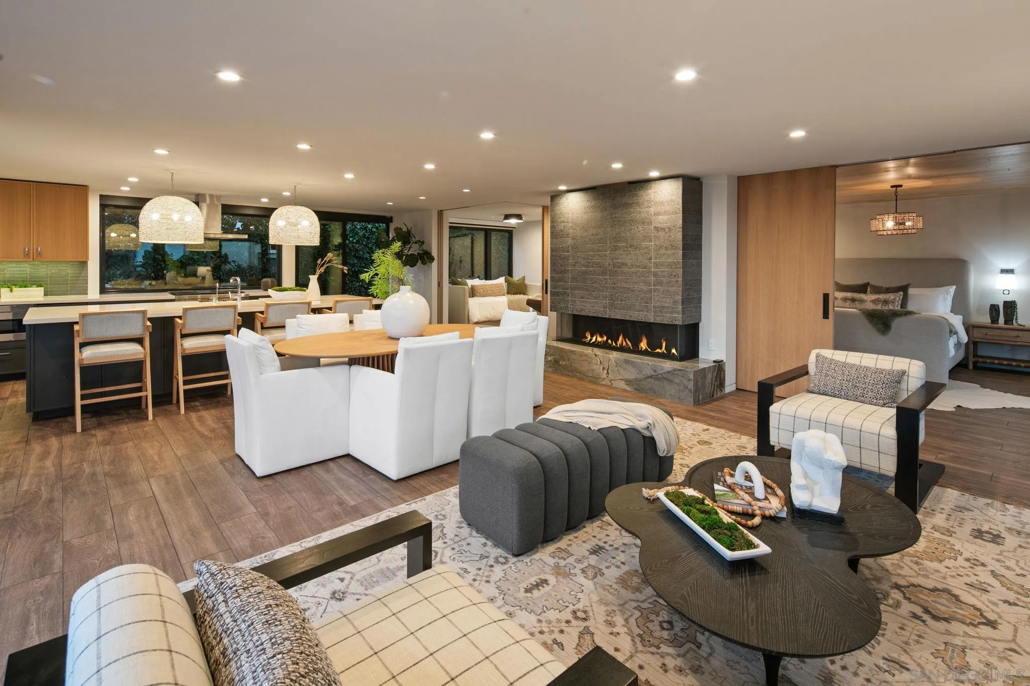 https://cdn.realtyfeed.com/cdn/127/260021755/45b2b9f4fdb0a71c3a2f908e692dfe8f.webp