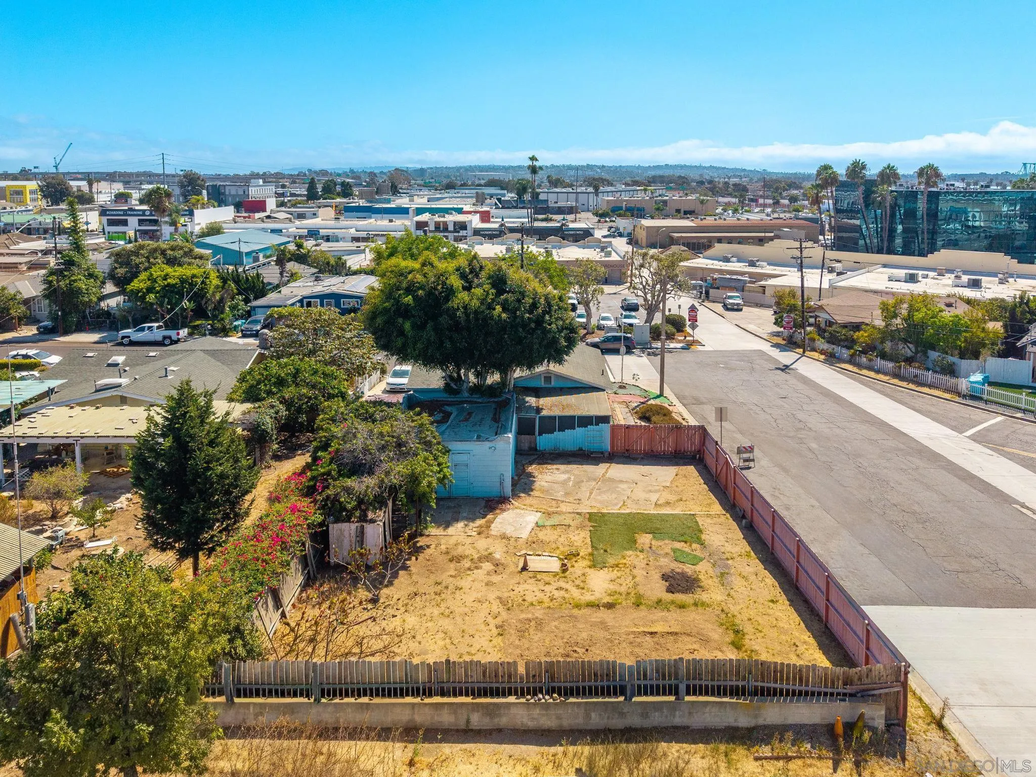 https://cdn.realtyfeed.com/cdn/127/260021756/0d211864389c645317a9a85ee2755717.webp