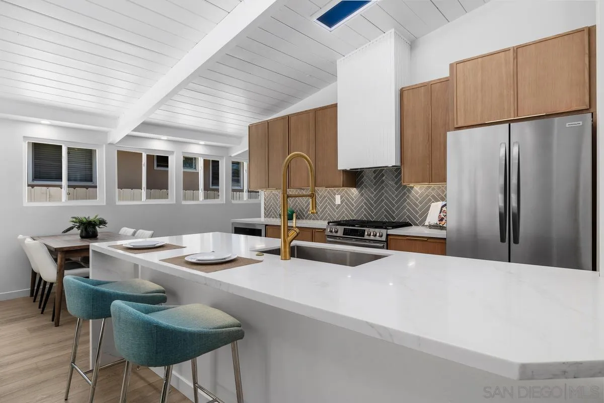 https://cdn.realtyfeed.com/cdn/127/260021761/db518657b6e20b020d08c46634ee4dc3.webp