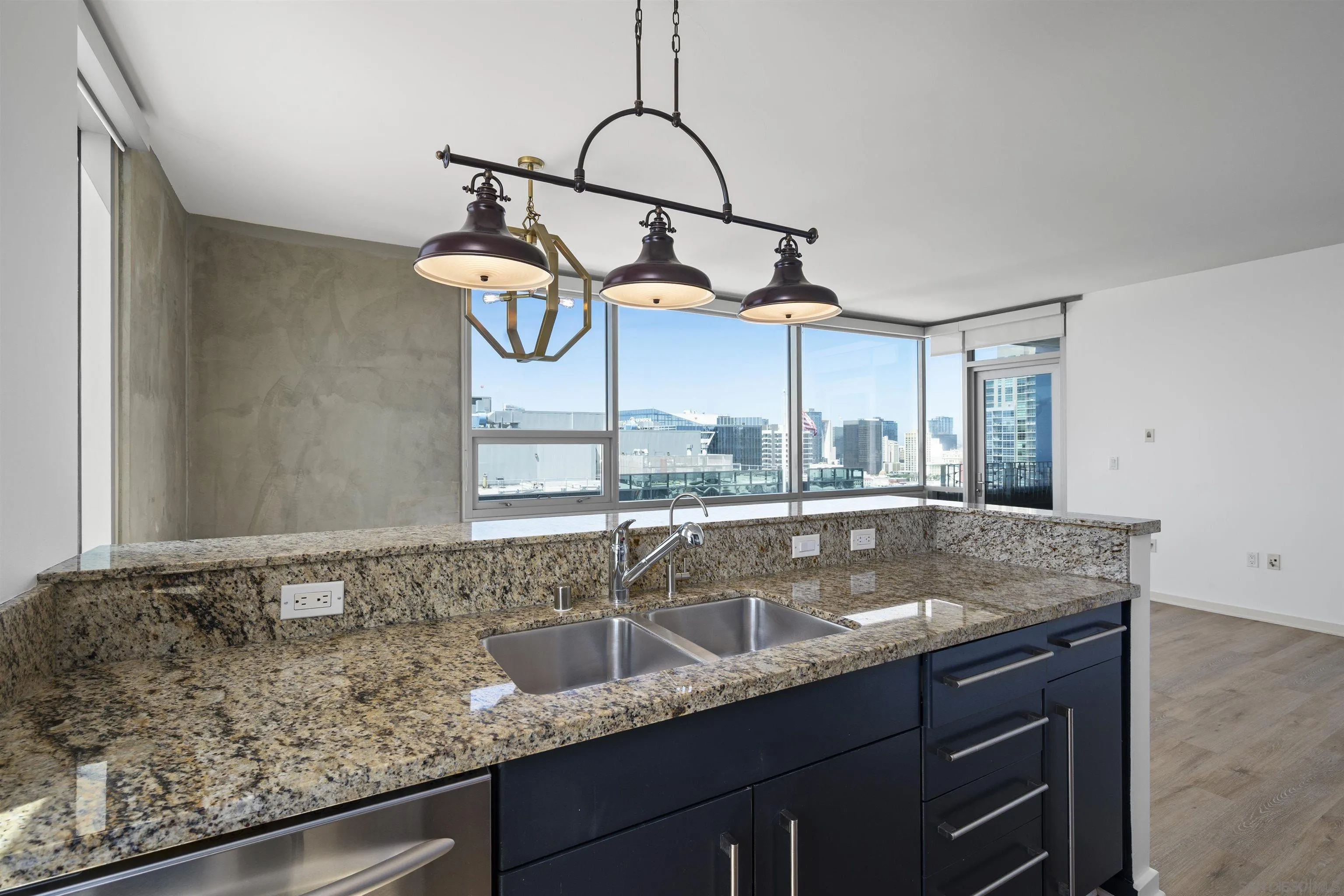 https://cdn.realtyfeed.com/cdn/127/260021766/11cf13d9409d4bb4dc713d65db18f327.webp