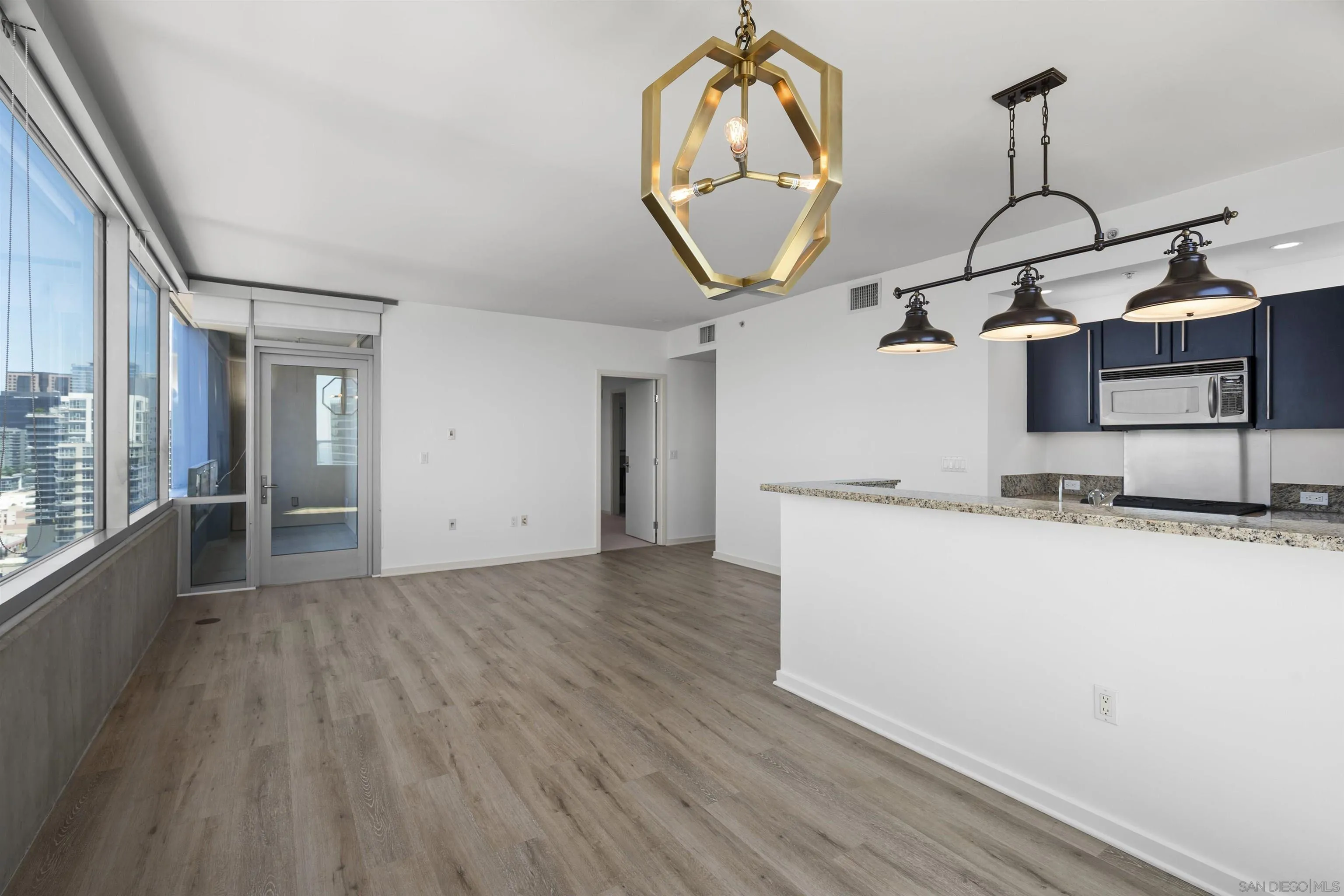 https://cdn.realtyfeed.com/cdn/127/260021766/4361333a66ac8a330e92fd4a242a2b17.webp