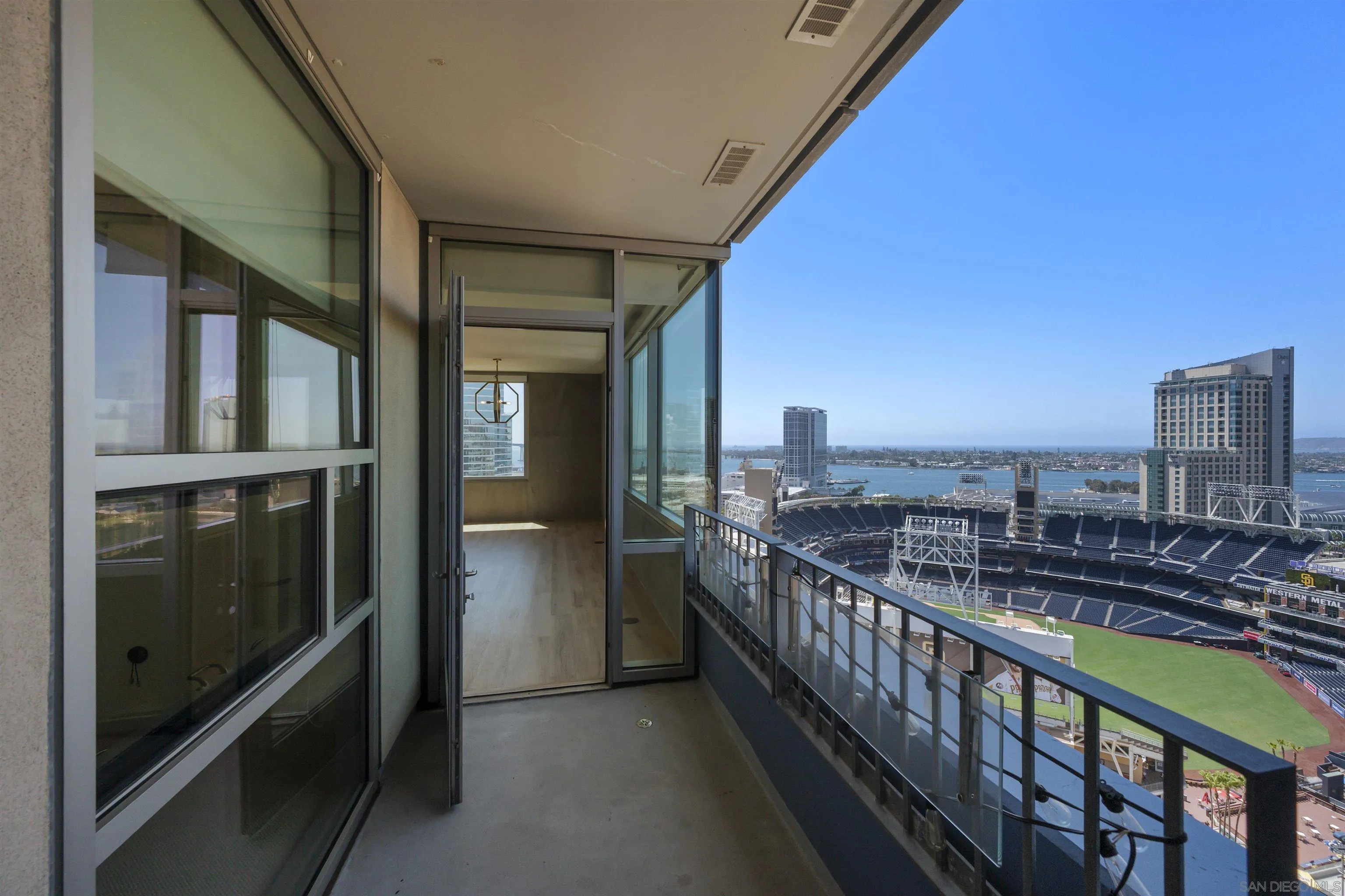 https://cdn.realtyfeed.com/cdn/127/260021766/bd857c42d13f1793cc2bea39274a2ca4.webp
