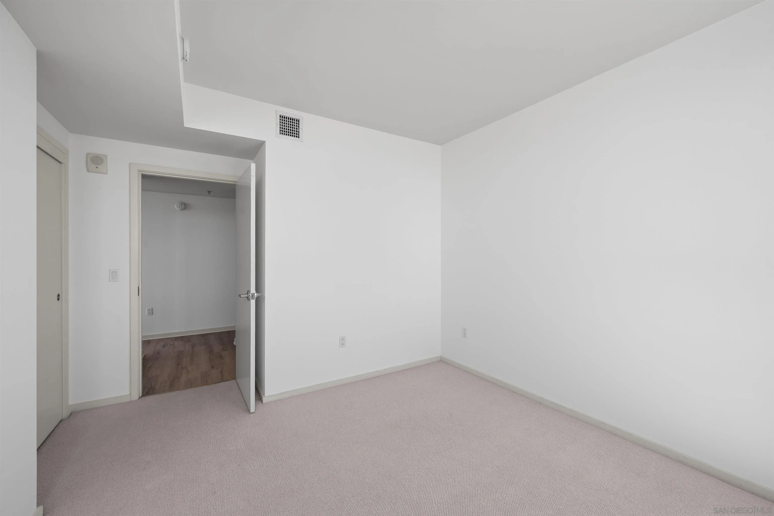https://cdn.realtyfeed.com/cdn/127/260021766/fe3d51c80ce05467932ee6d4f8bc2fa5.webp